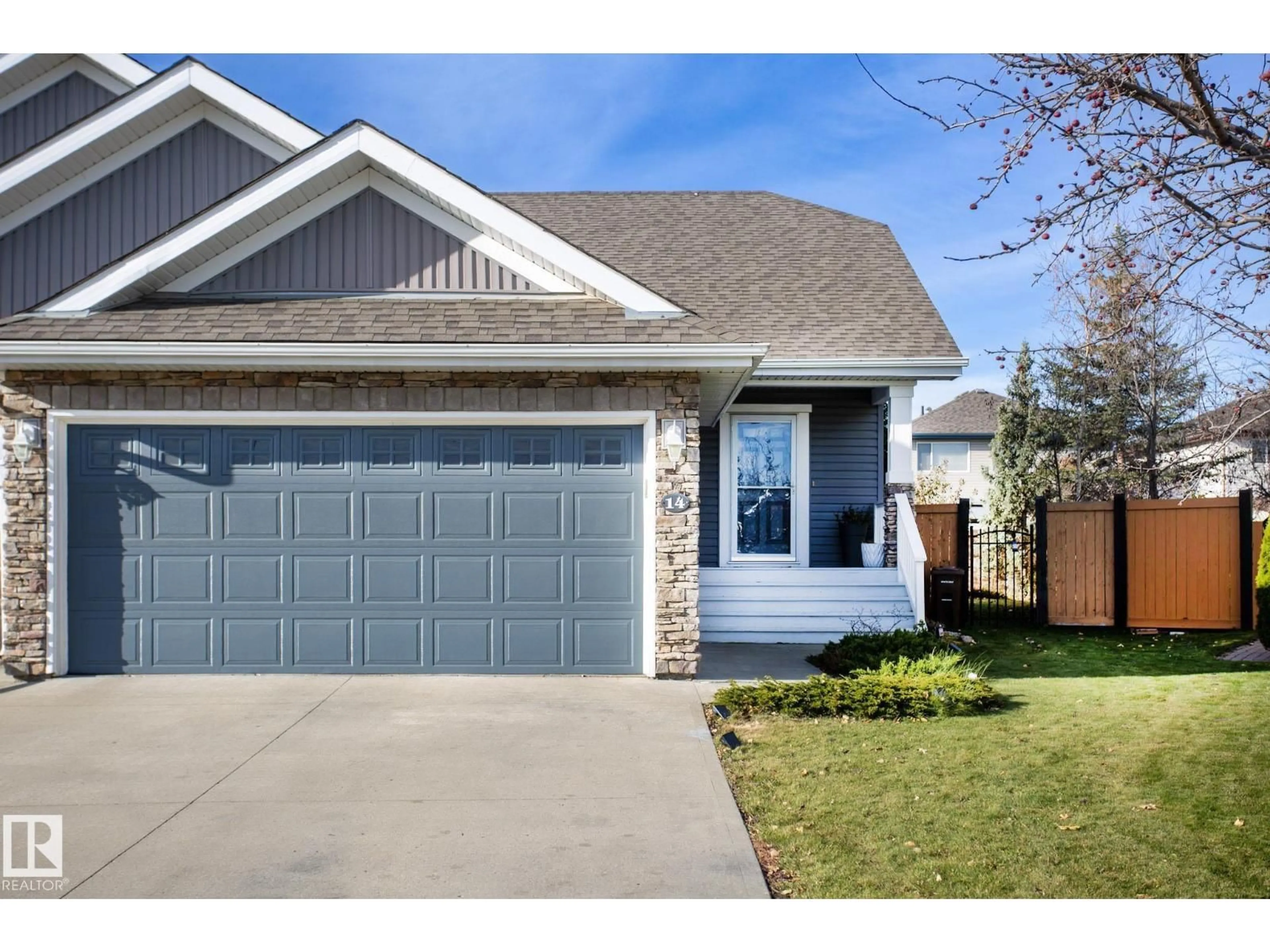 Home with vinyl exterior material, street for 14 NEVIS CL, St. Albert Alberta T8N0R5