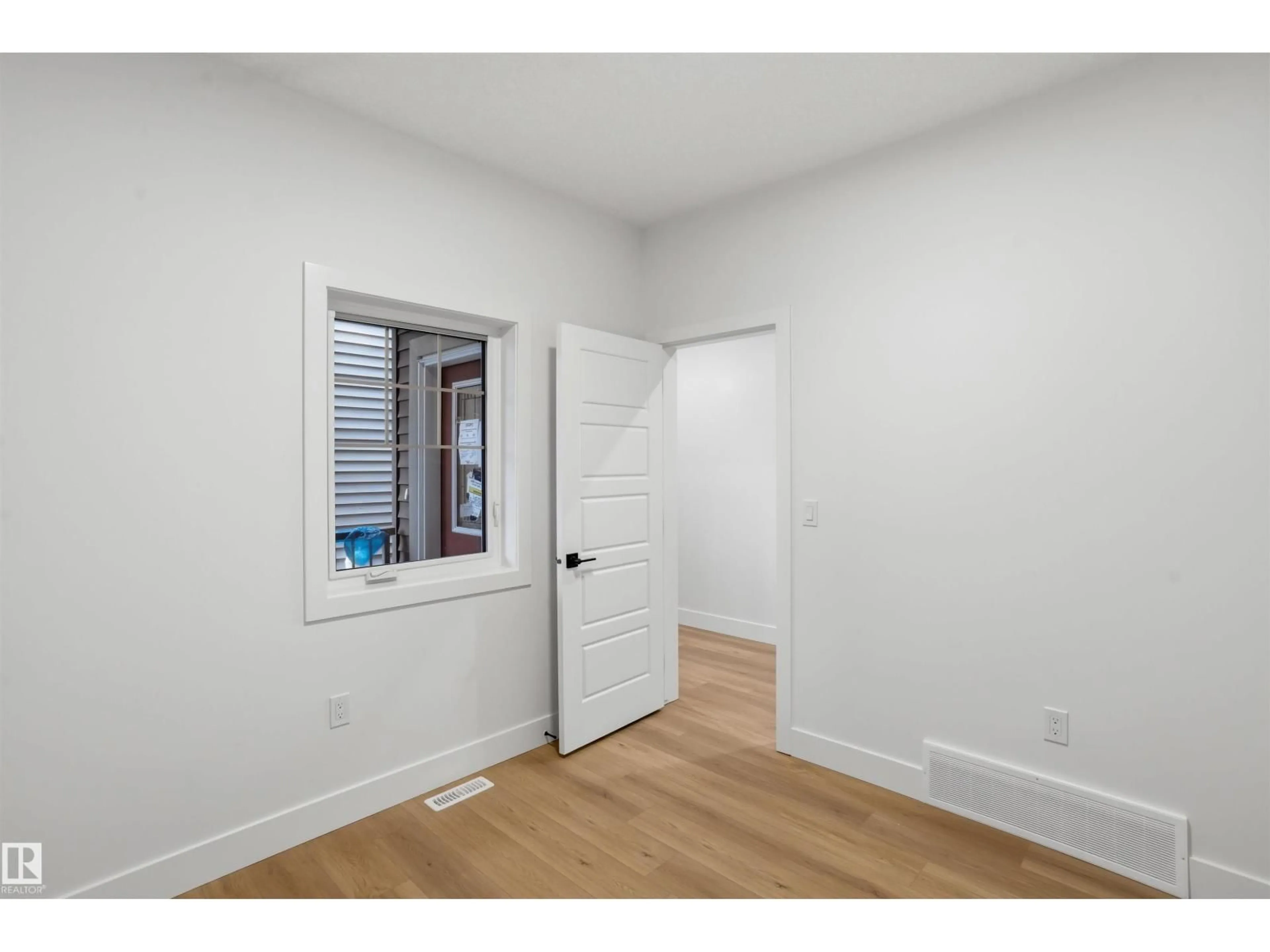 Unknown for 8530 223A ST NW, Edmonton Alberta T5T8A2