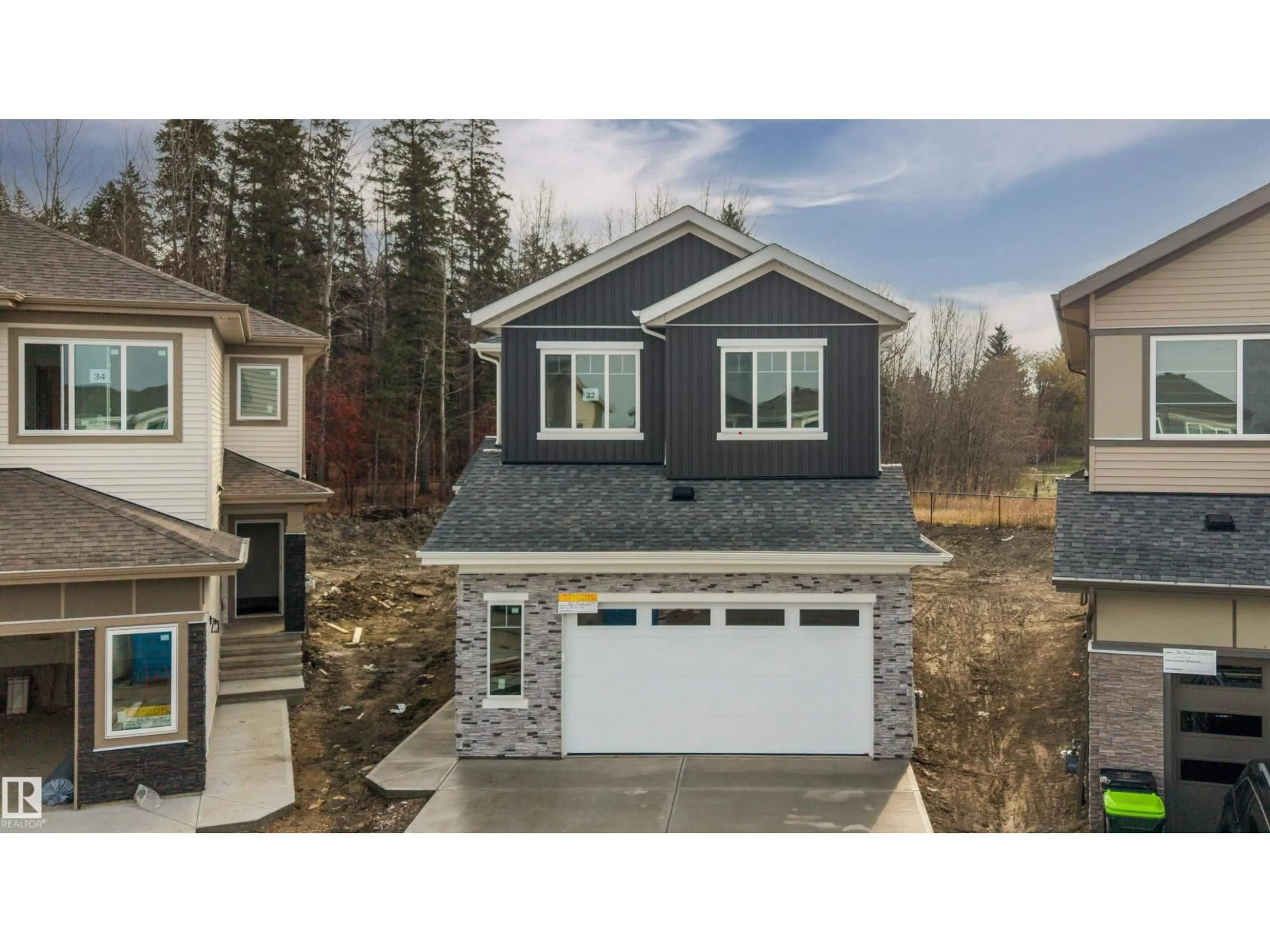 Home with vinyl exterior material, unknown for 32 MEADOWGROVE LD, Spruce Grove Alberta T7X0W2