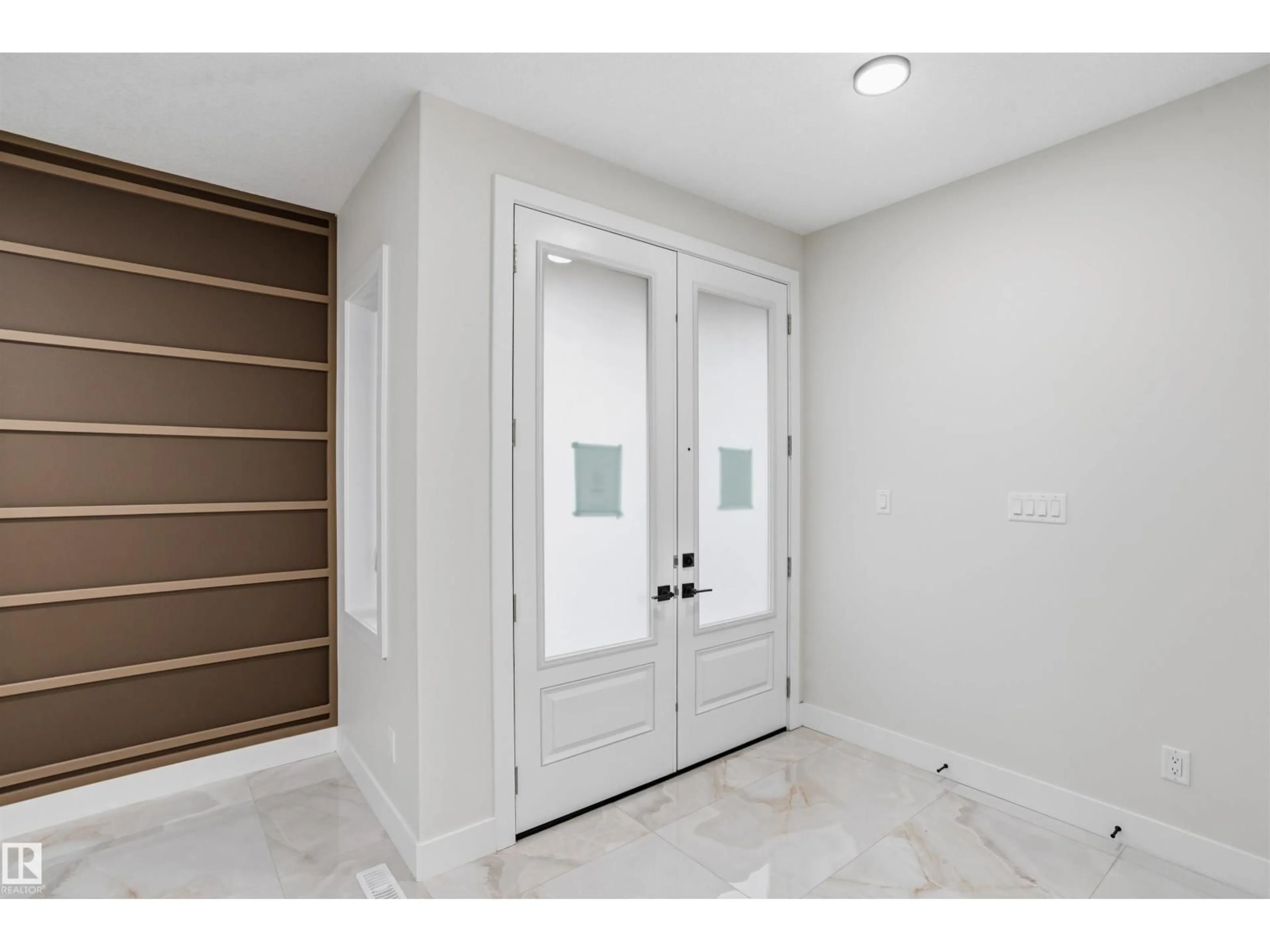 Indoor entryway for SW - 2314 6A AV, Edmonton Alberta T6X3P4