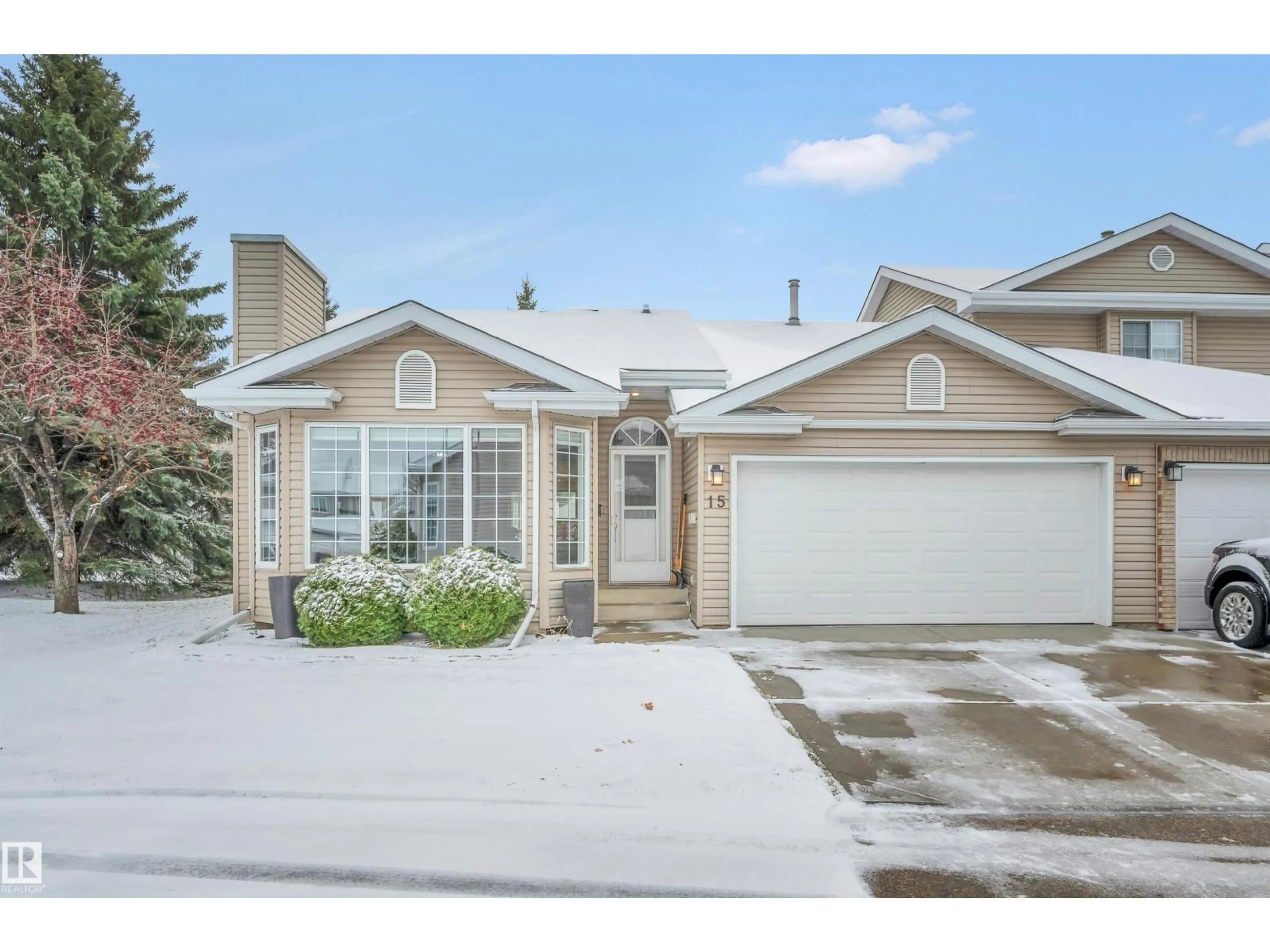 Home with vinyl exterior material, street for 20 - 15 DEERBOURNE DR, St. Albert Alberta T8N6E1
