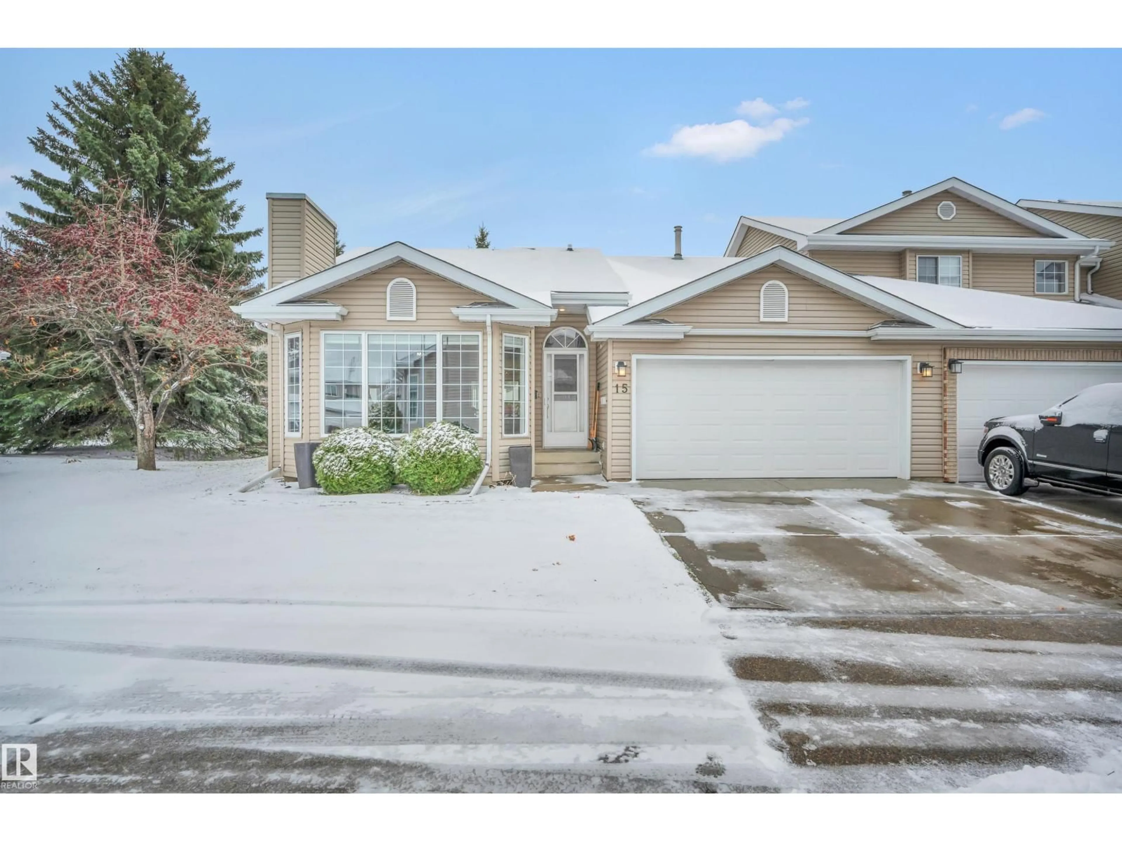 Home with vinyl exterior material, street for 20 - 15 DEERBOURNE DR, St. Albert Alberta T8N6E1