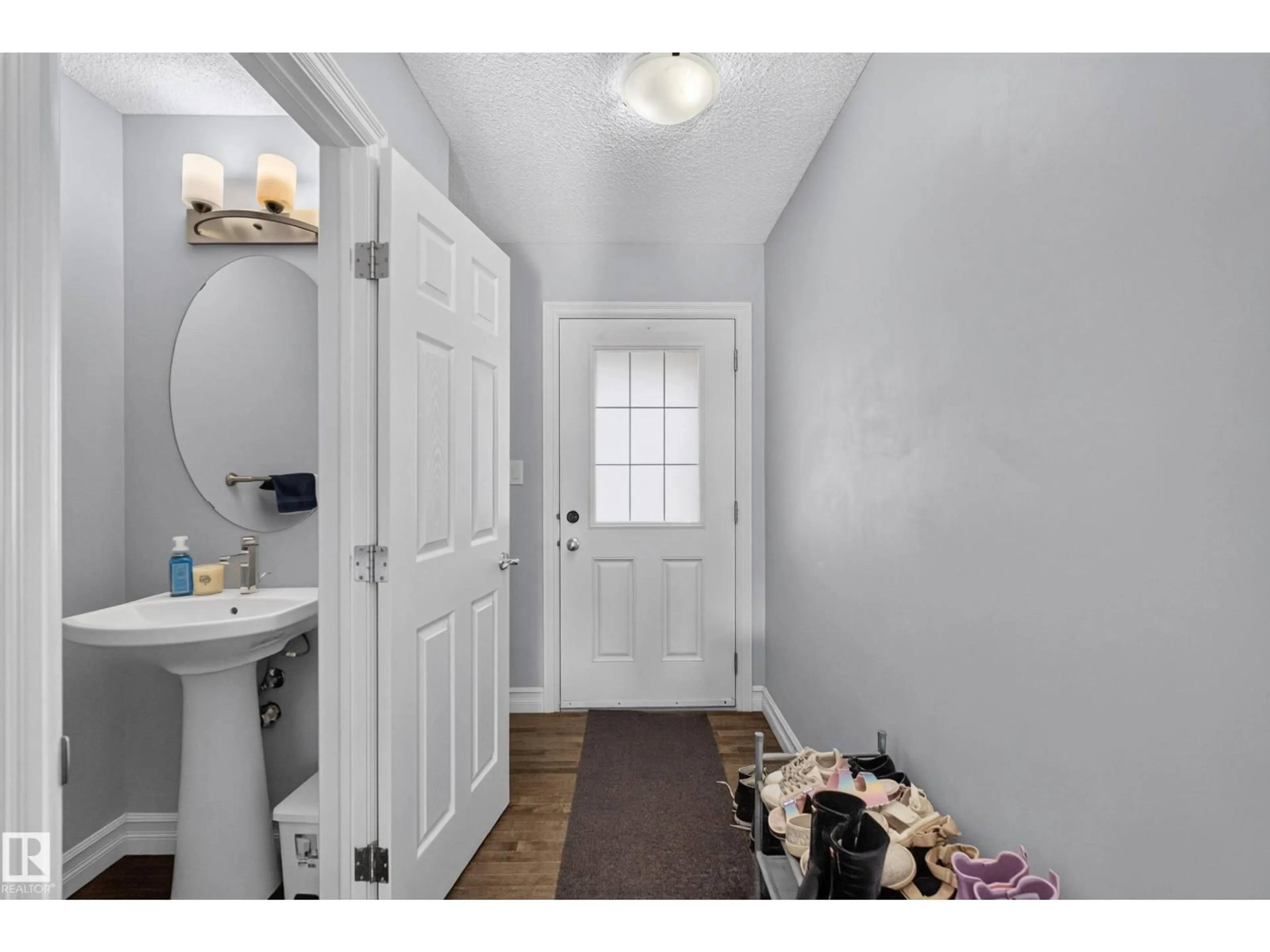 Indoor entryway for 12255 167A AV, Edmonton Alberta T5X0G3