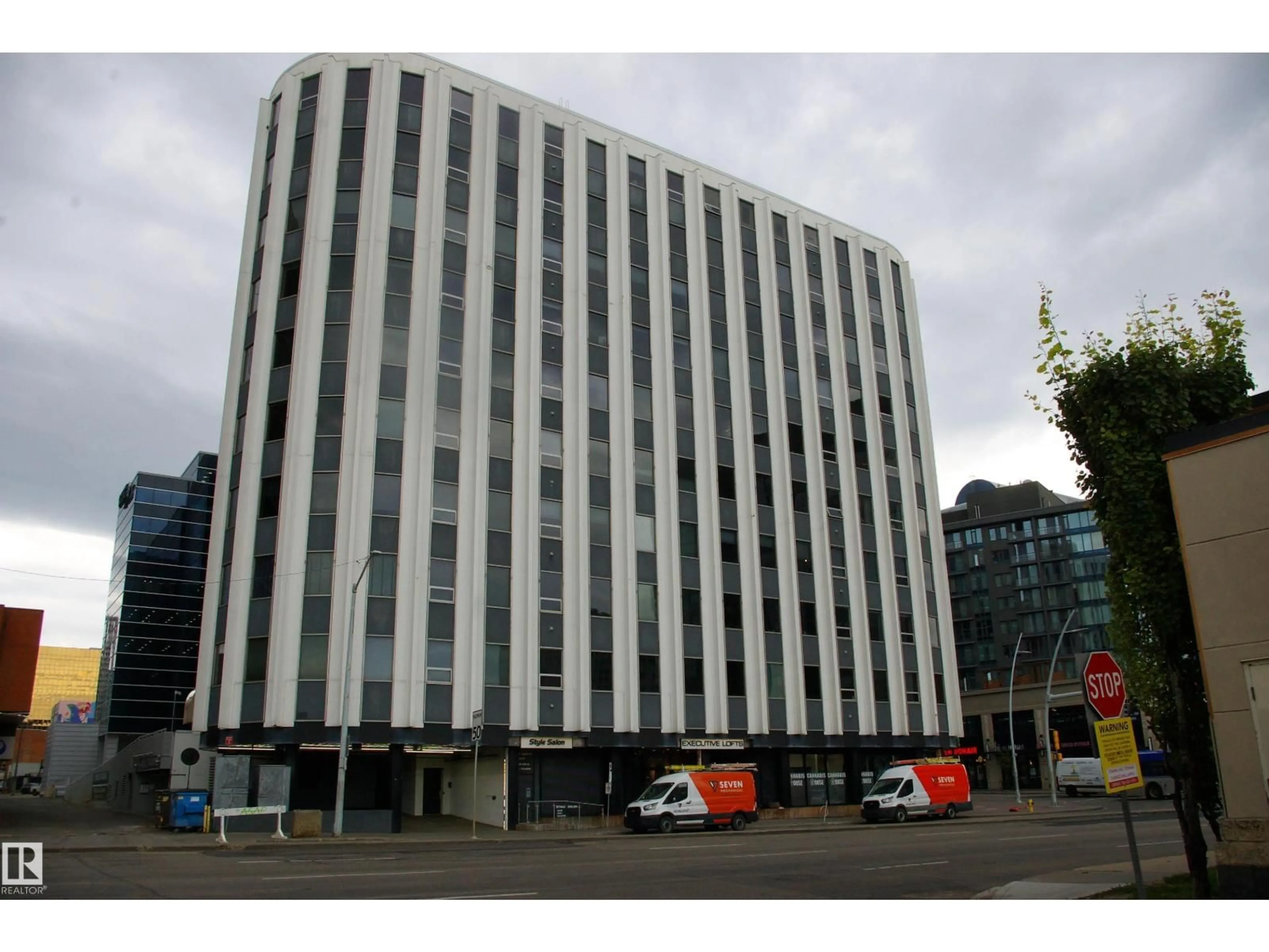 Blurry image for 502 - 10105 109 ST, Edmonton Alberta T5J1M8