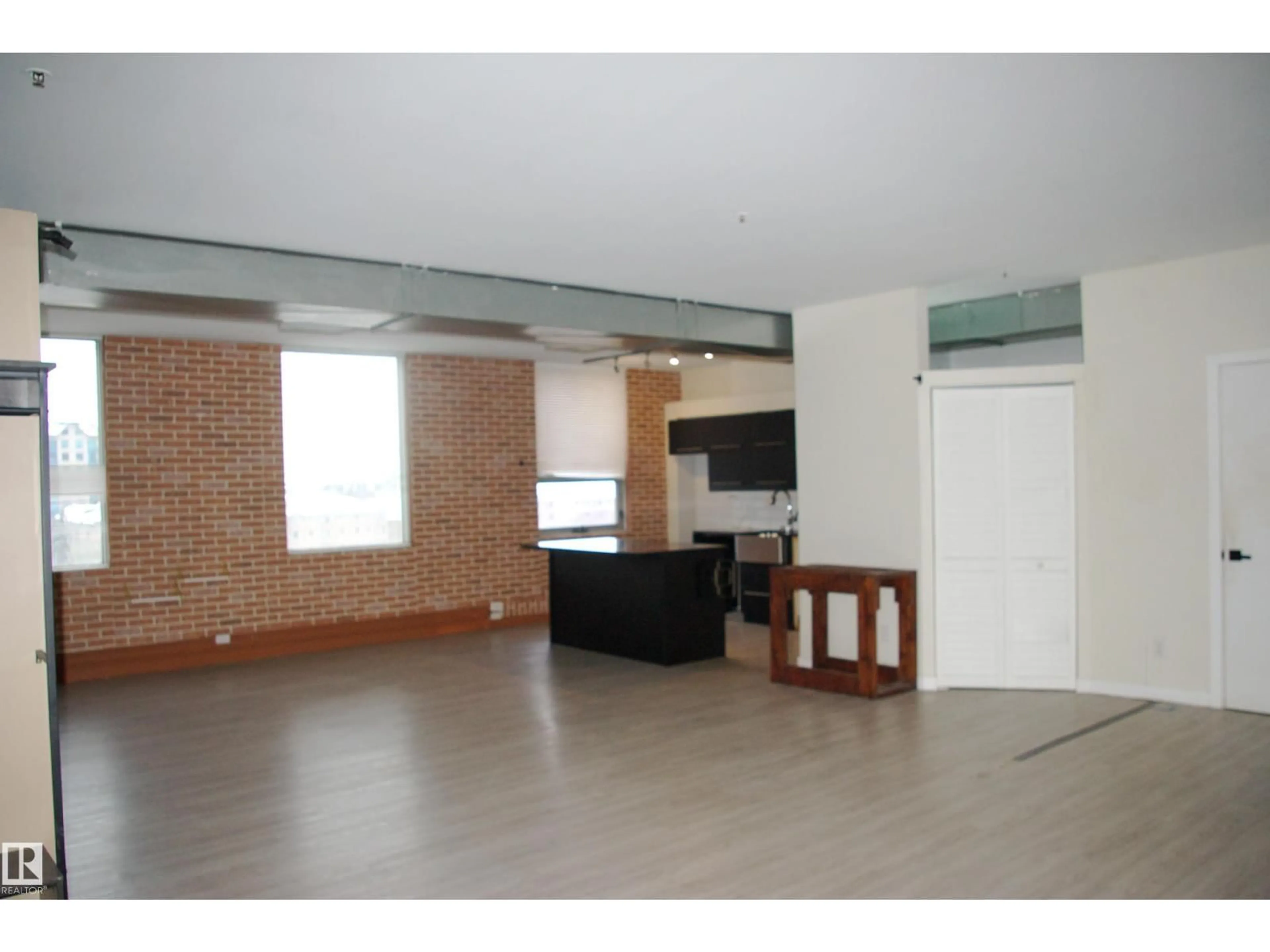 A pic of a room for 502 - 10105 109 ST, Edmonton Alberta T5J1M8