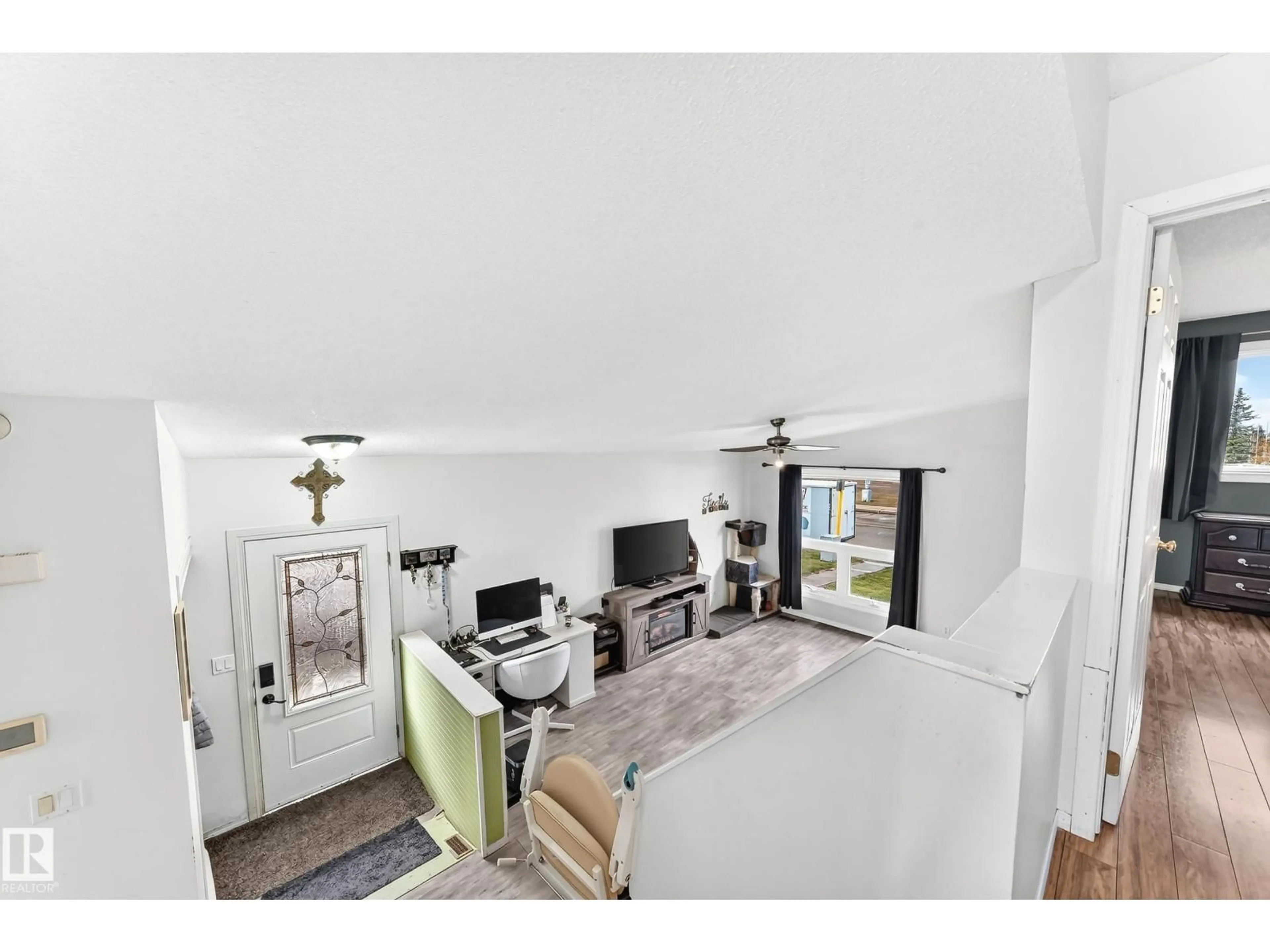 Unknown for 4121 41 AV, Edmonton Alberta T6L5M3