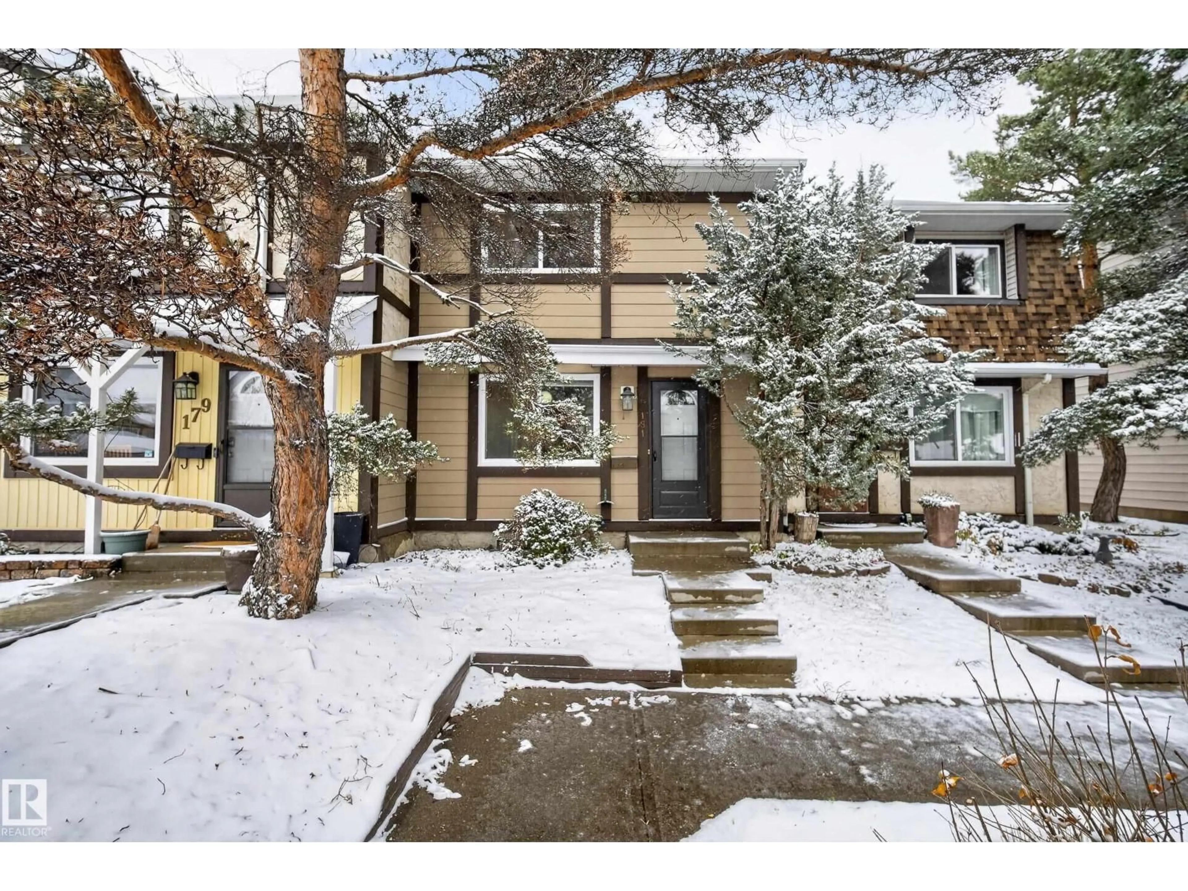 A pic from outside/outdoor area/front of a property/back of a property/a pic from drone, street for 181 TUDOR LN, Edmonton Alberta T6J3T5