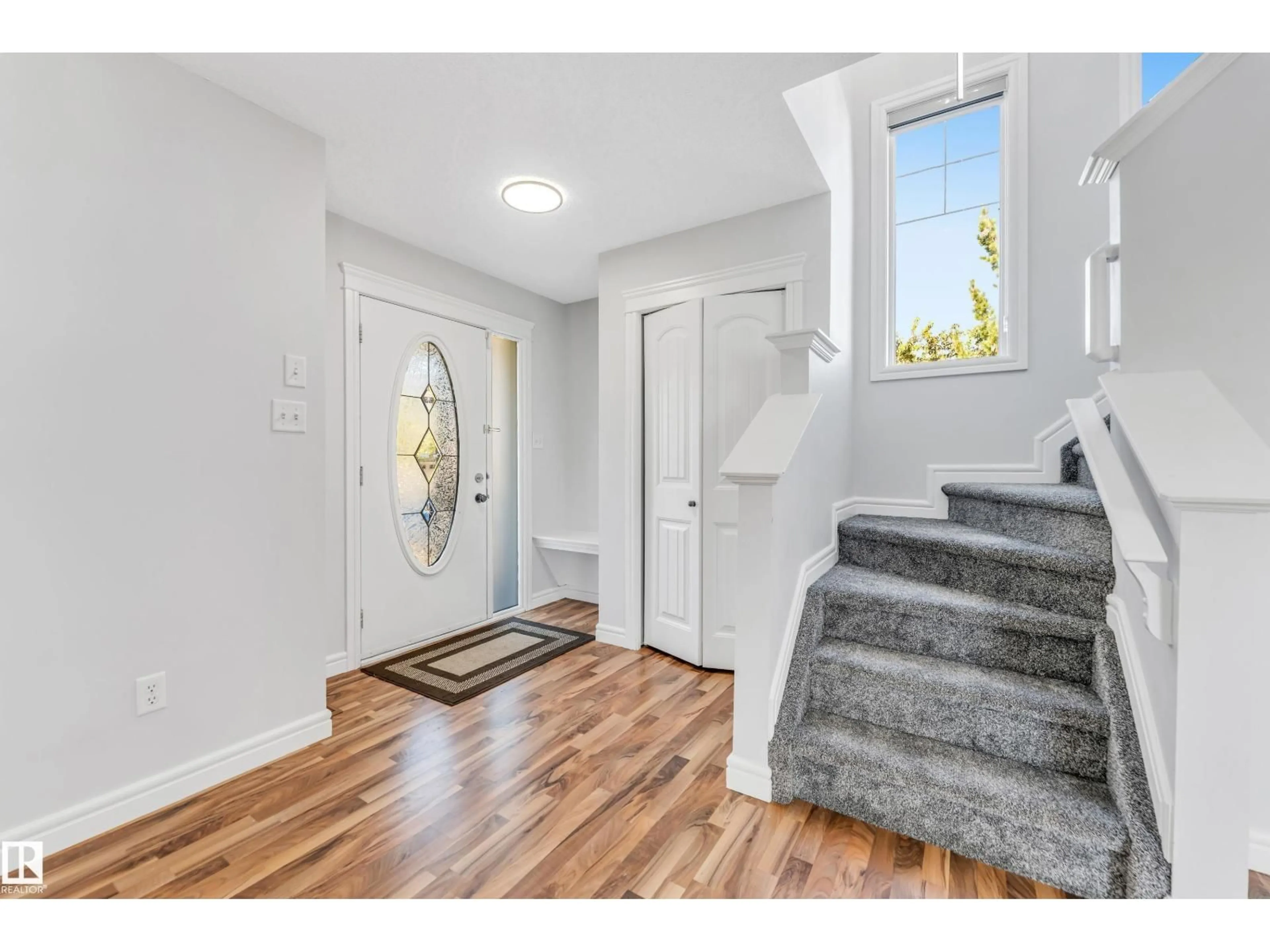 Indoor entryway for SW - 1921 119A ST, Edmonton Alberta T6W0E2