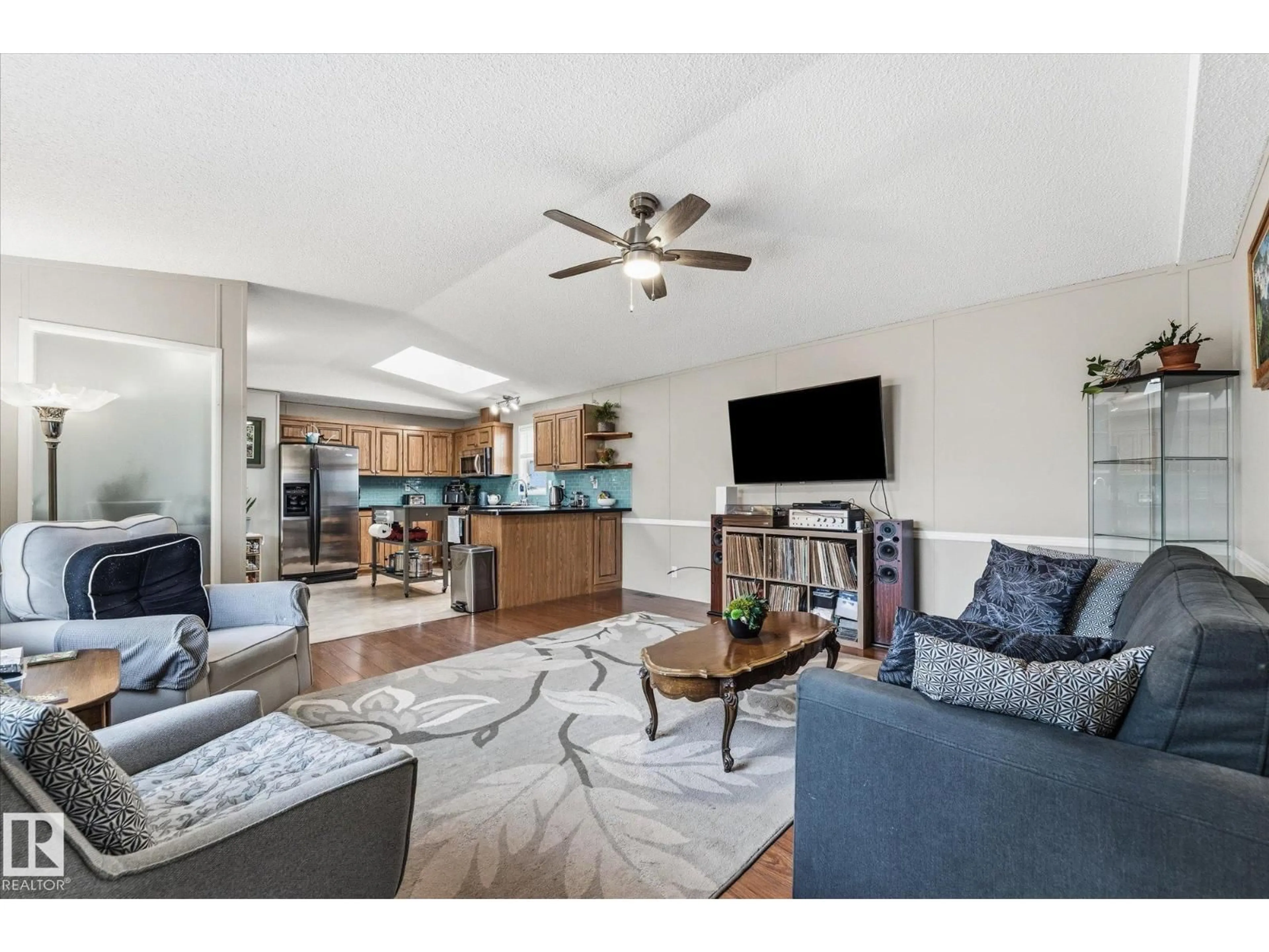 Living room with furniture, unknown for 690 53222 RGE RD RD, Rural Parkland County Alberta T7X3P8