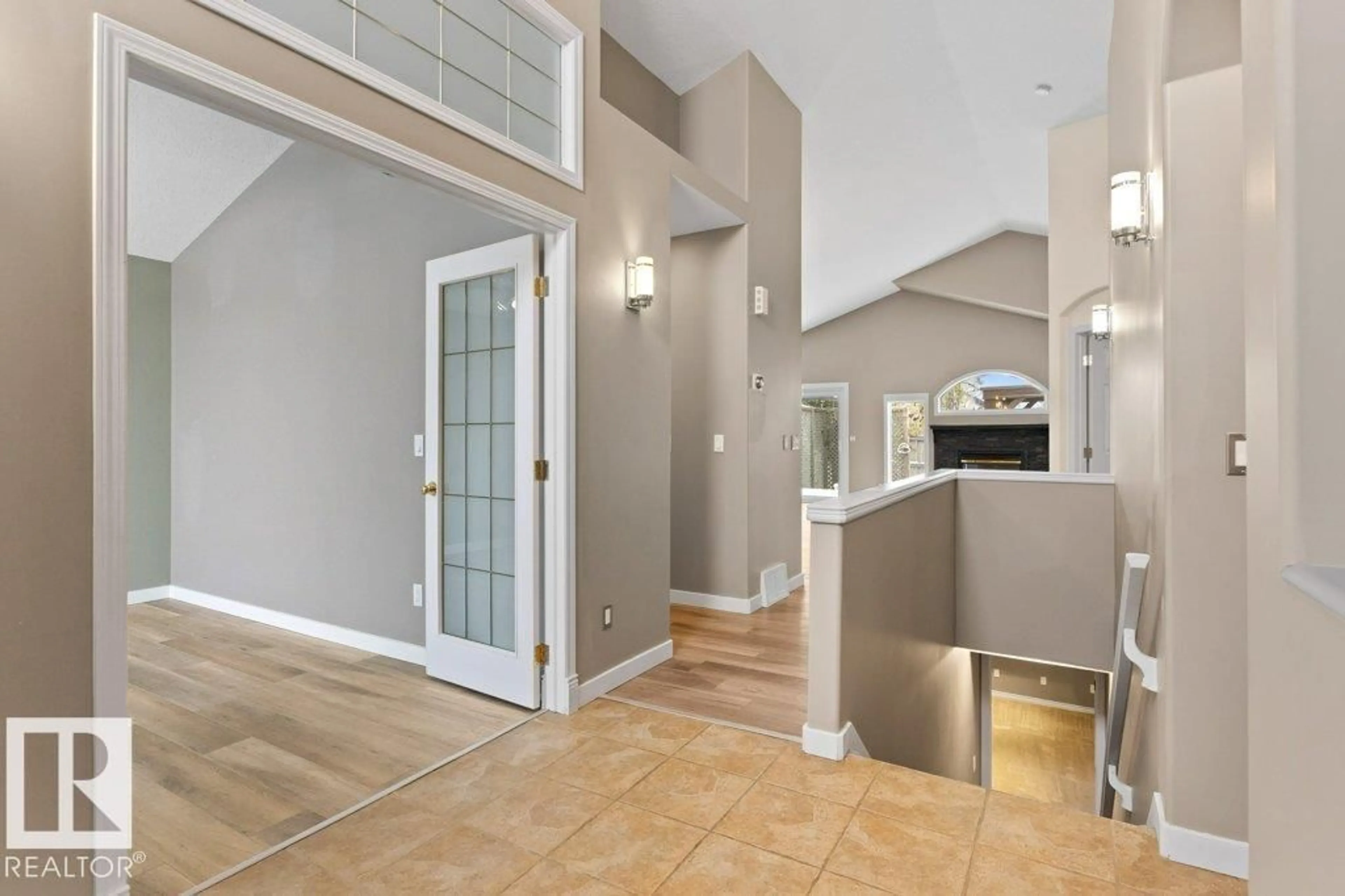 Indoor entryway for 9842 86 ST, Morinville Alberta T8R1S8