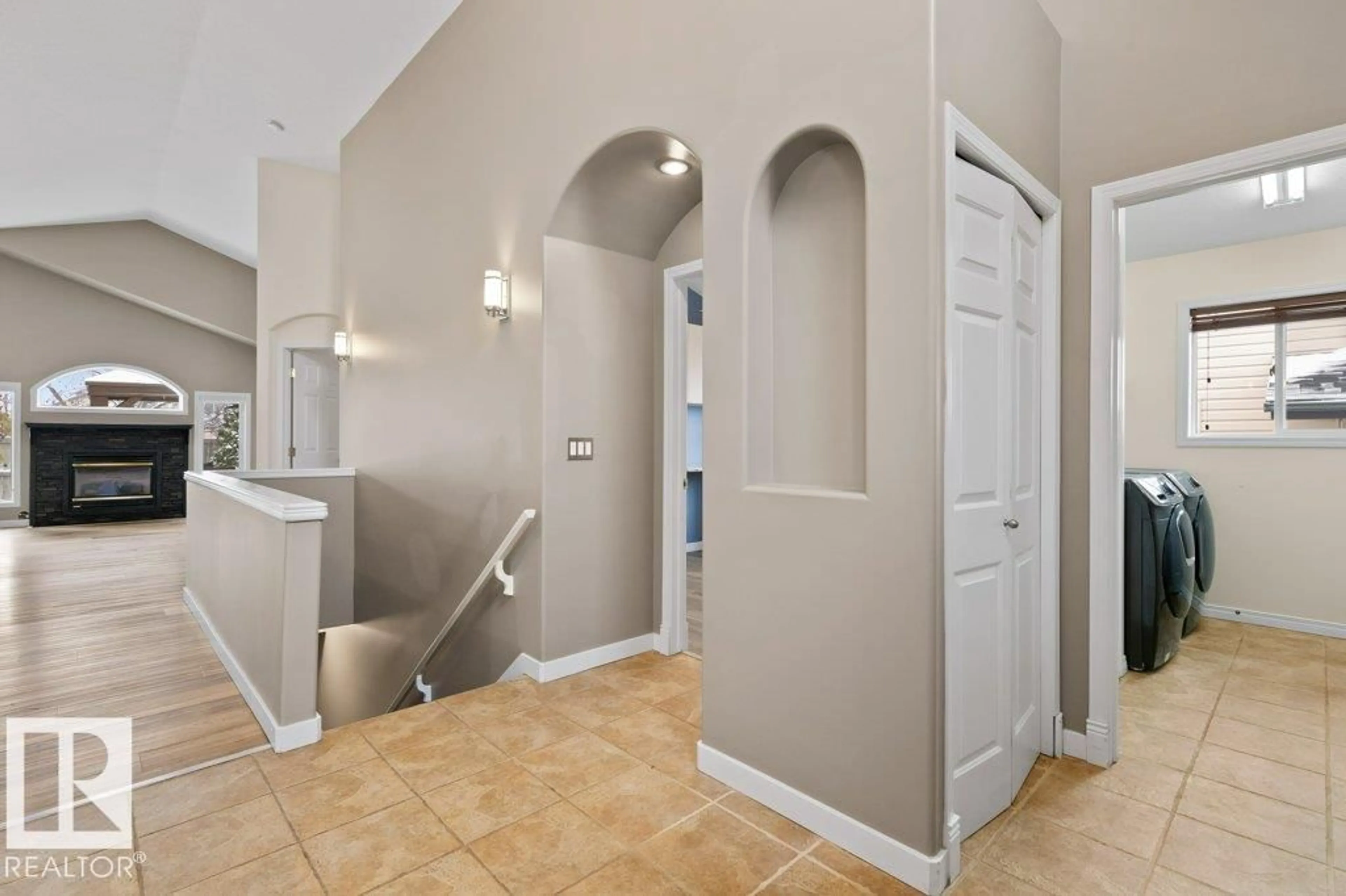 Indoor entryway for 9842 86 ST, Morinville Alberta T8R1S8