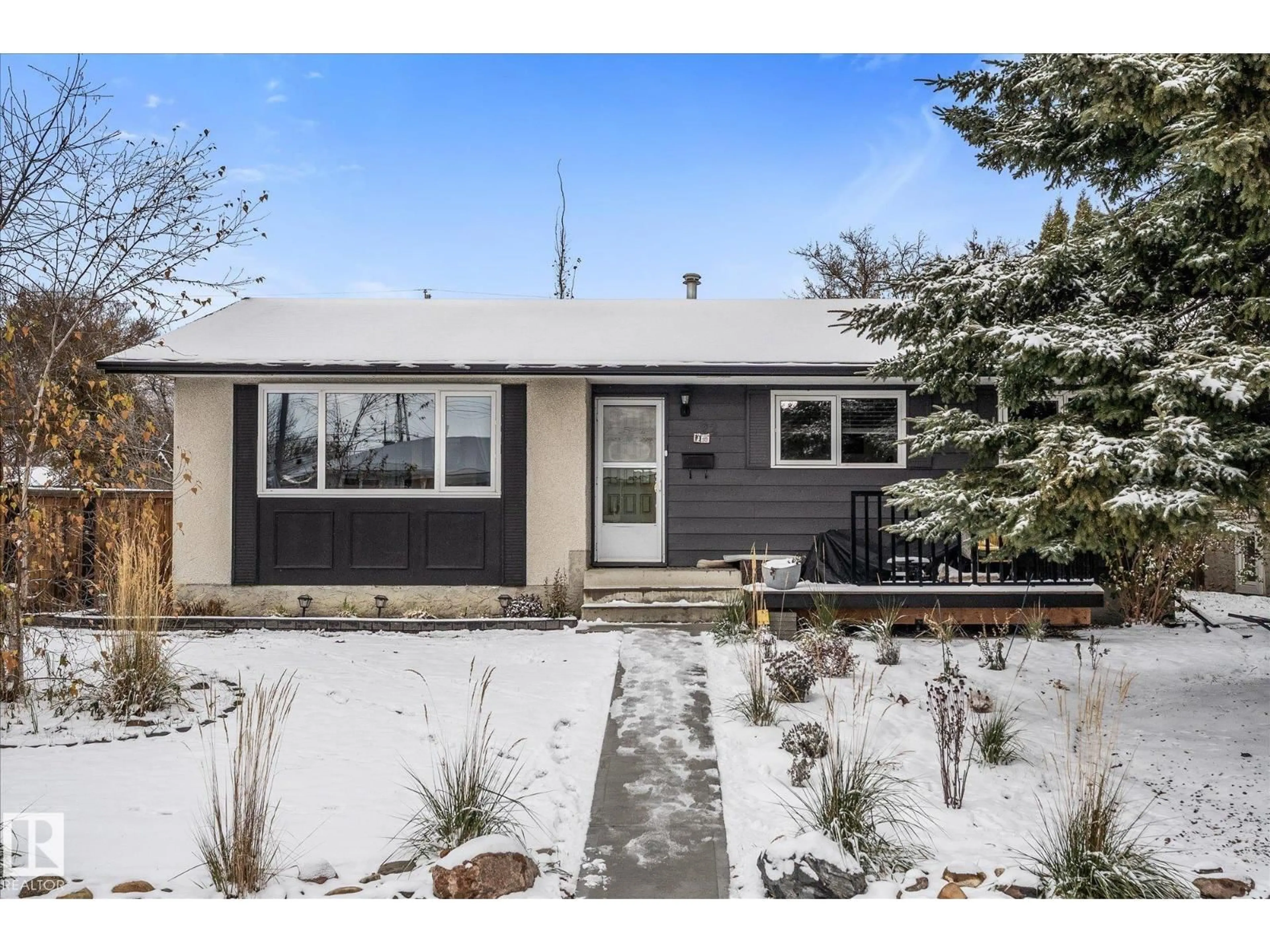 Home with vinyl exterior material, street for 22 WAPITI DR, Devon Alberta T9G1R3