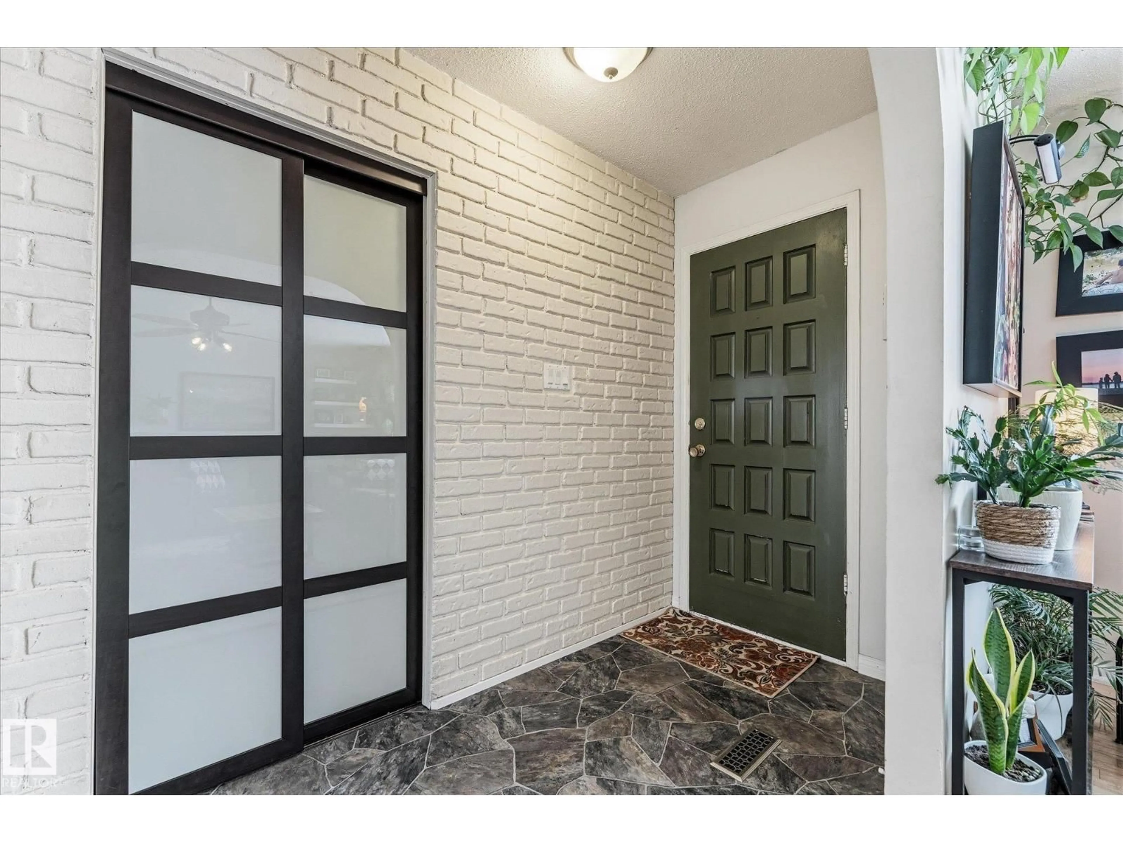 Indoor entryway for 22 WAPITI DR, Devon Alberta T9G1R3