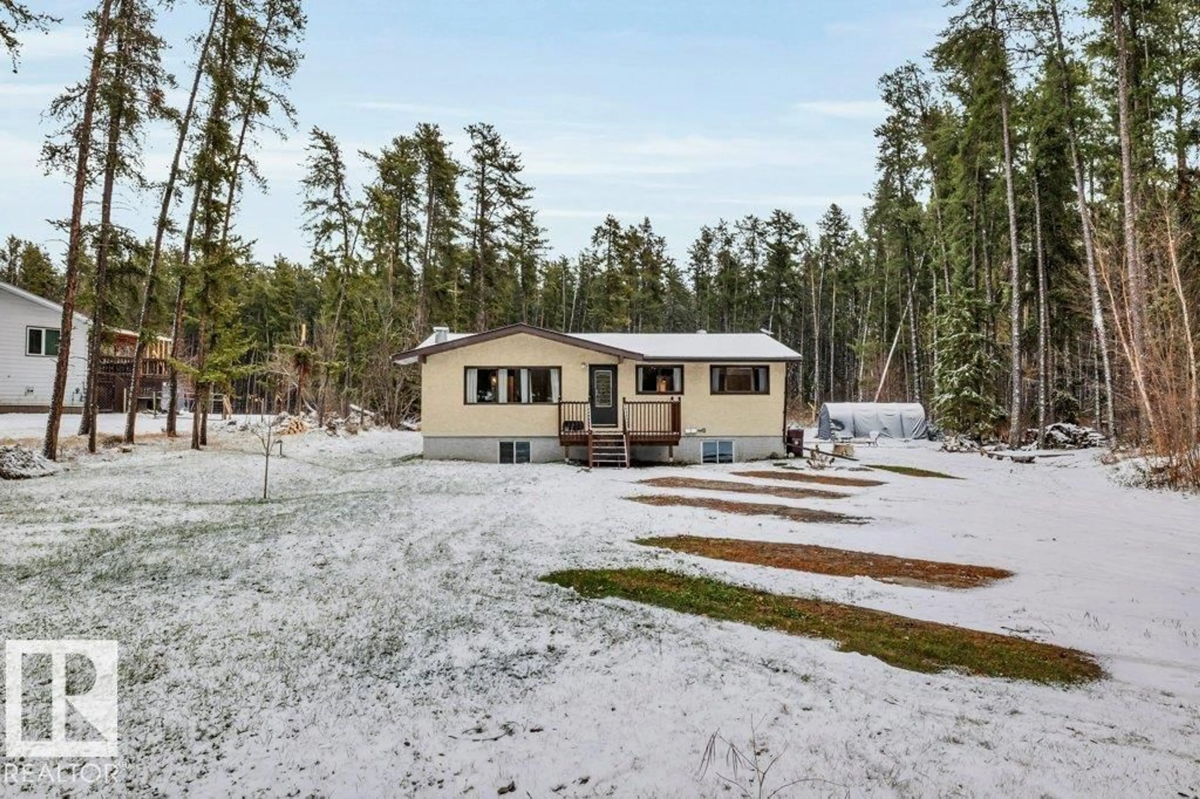 A pic from outside/outdoor area/front of a property/back of a property/a pic from drone, unknown for 29-51515 RGE RD 32A, Rural Parkland County Alberta T0E0N0