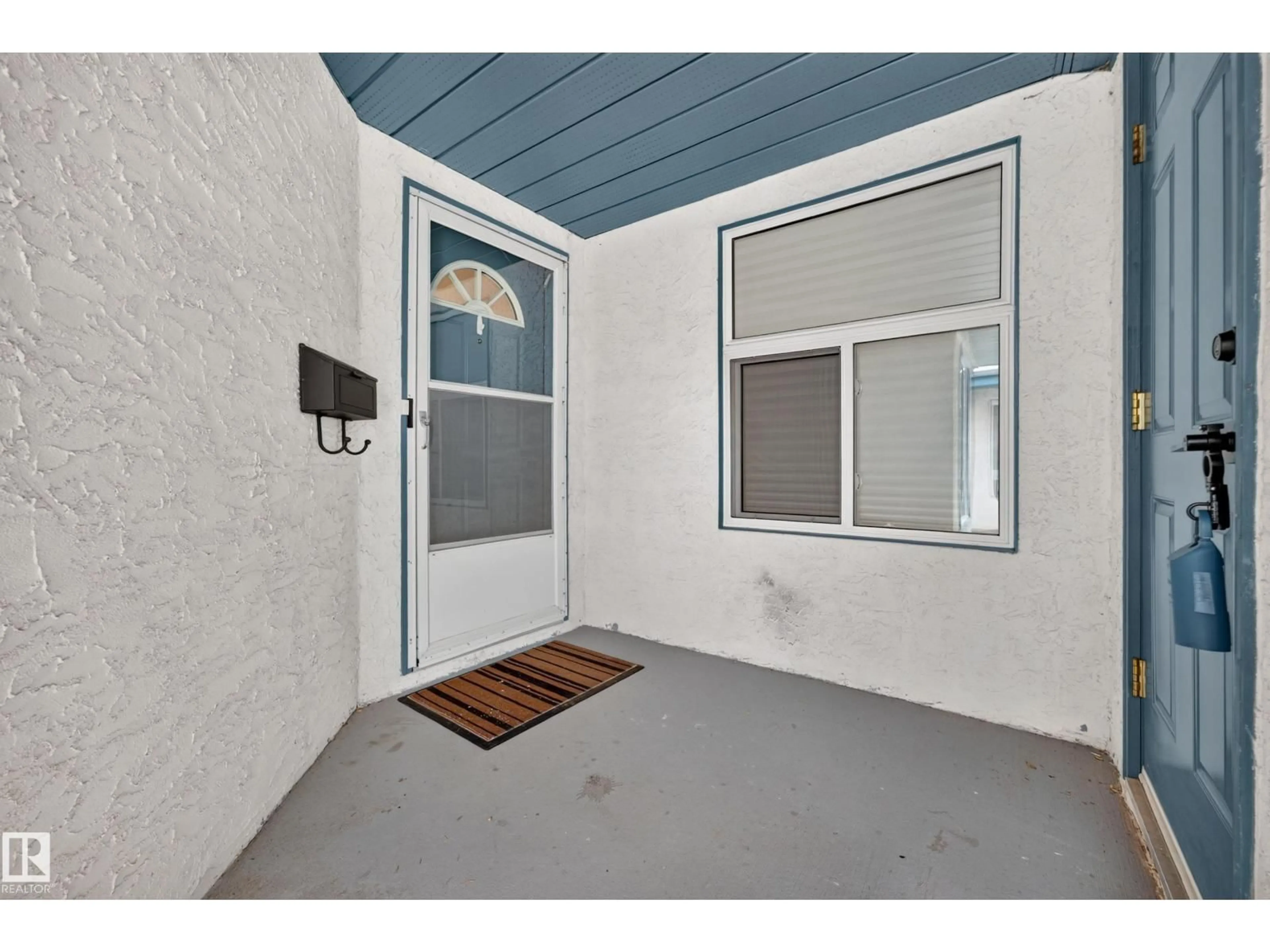 Indoor entryway for 85 - 29 GERVAIS RD, St. Albert Alberta T8N6H5