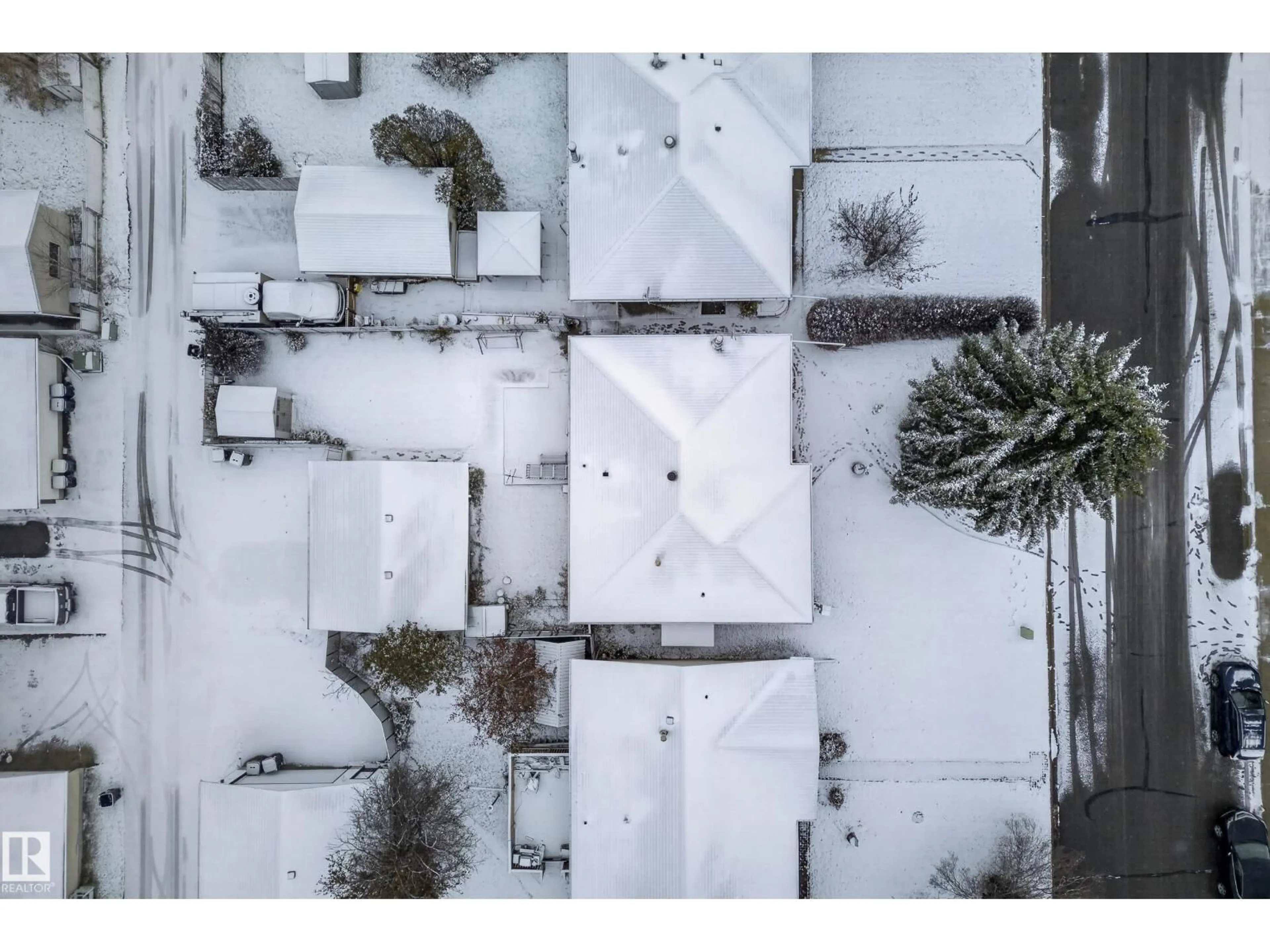 A pic from outside/outdoor area/front of a property/back of a property/a pic from drone, street for 19 BELLEVILLE AV, Spruce Grove Alberta T7X1J6
