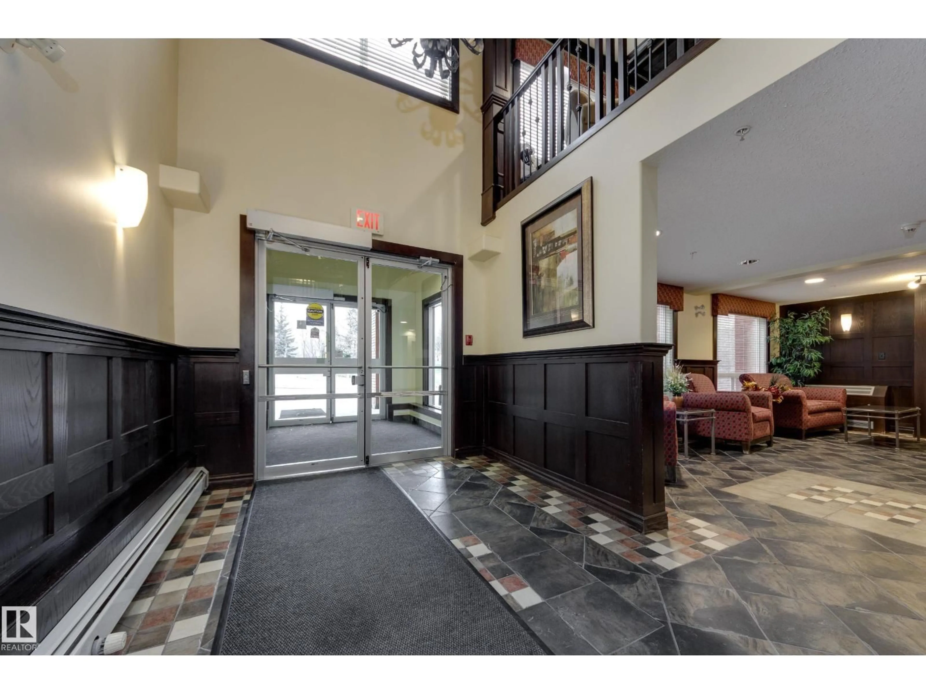Indoor foyer for #216 - 7510 89 ST, Edmonton Alberta T6C0X5