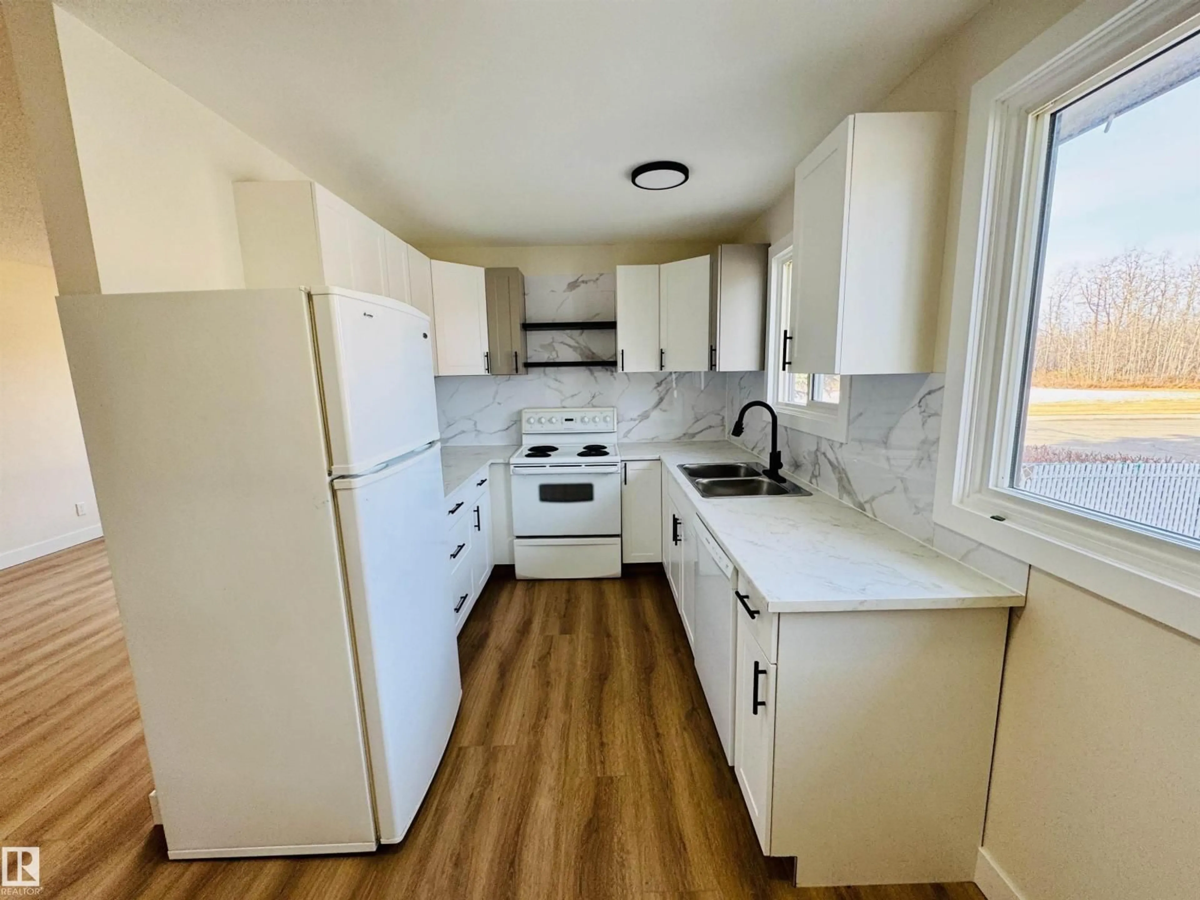 Standard kitchen, unknown for 11 OVERDOWN DR, Red Deer Alberta T4N5G9