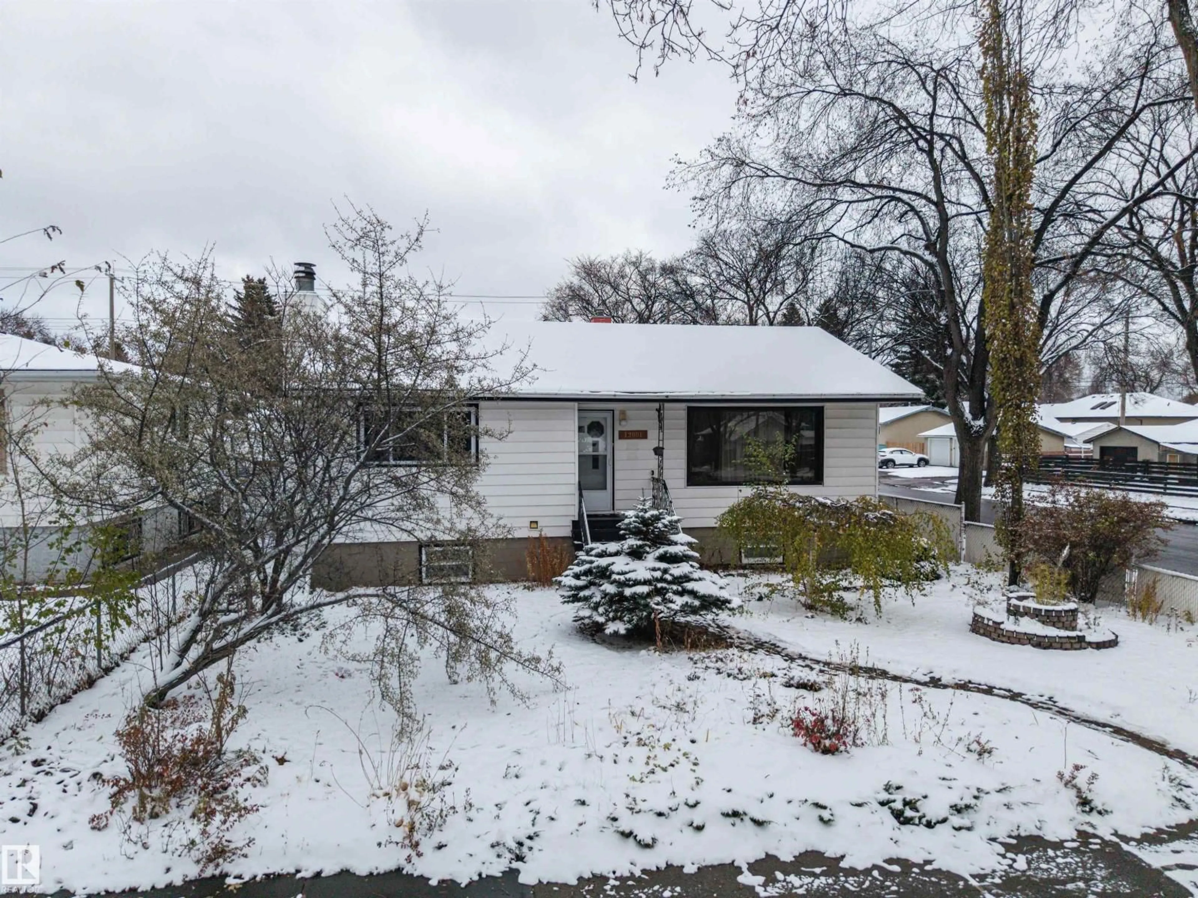A pic from outside/outdoor area/front of a property/back of a property/a pic from drone, street for NW - 12001 49 ST, Edmonton Alberta T5W3A3