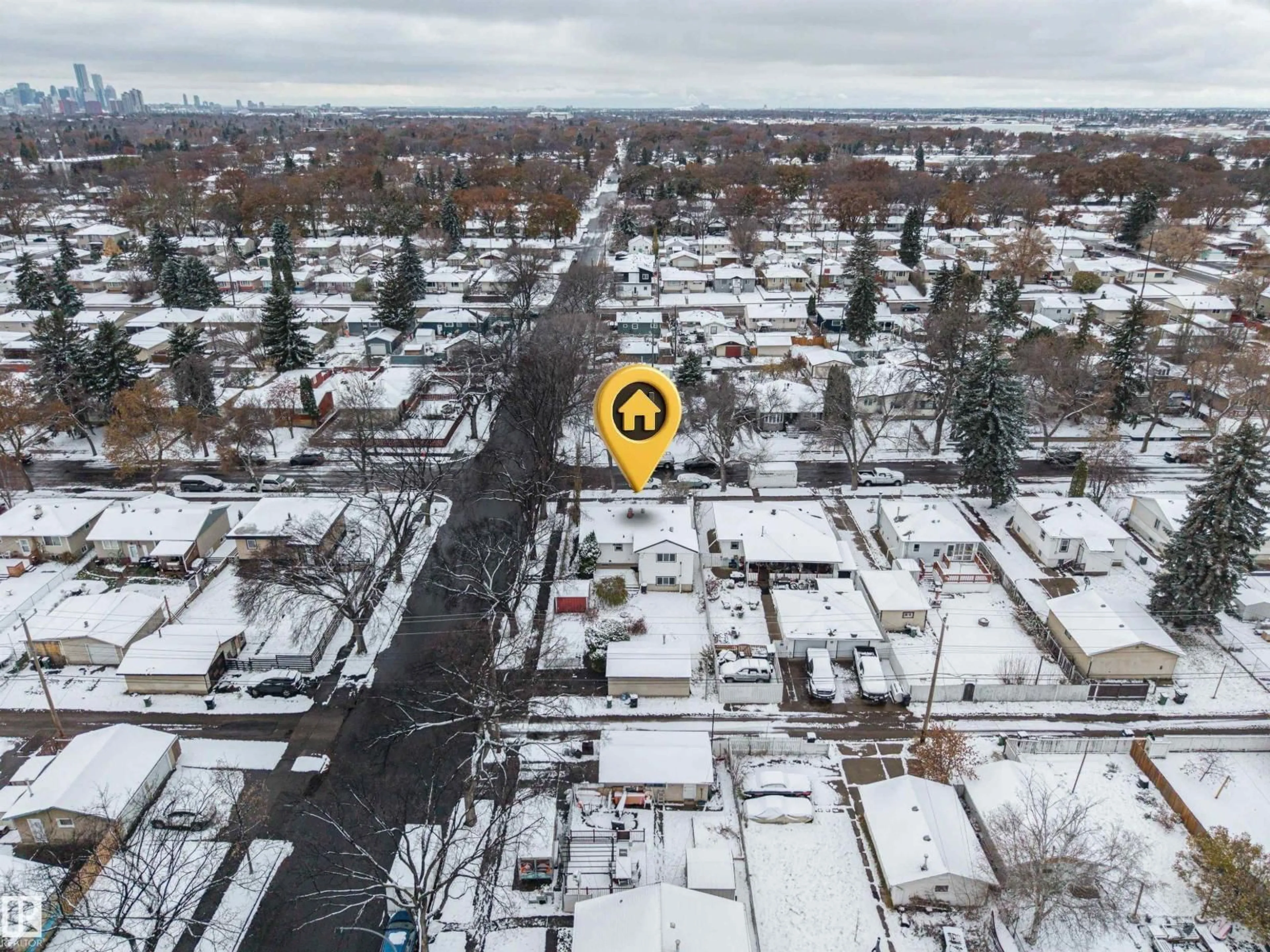 A pic from outside/outdoor area/front of a property/back of a property/a pic from drone, street for NW - 12001 49 ST, Edmonton Alberta T5W3A3