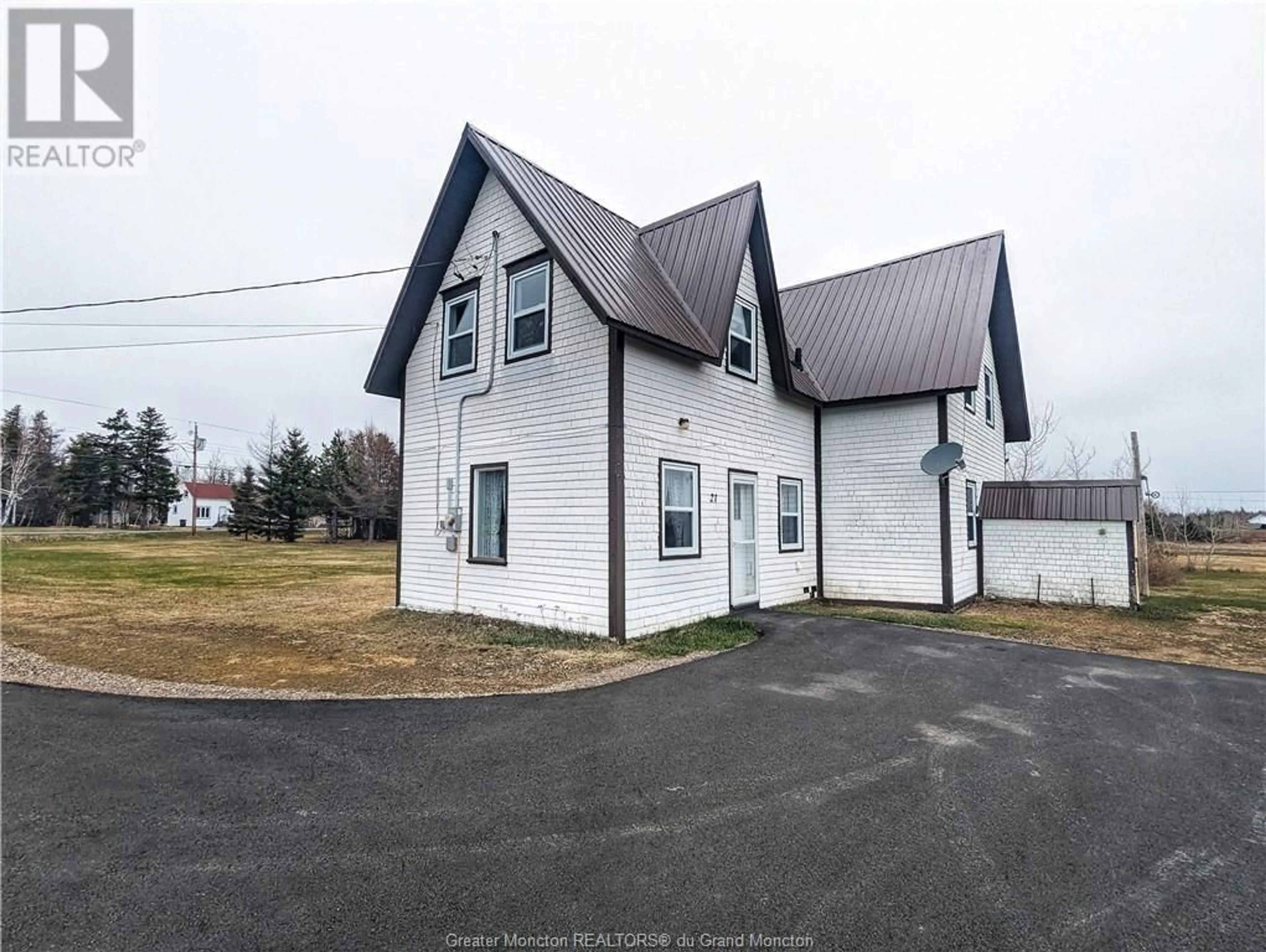 Cottage for 21 Gauvin, Lamèque New Brunswick E8T2M9