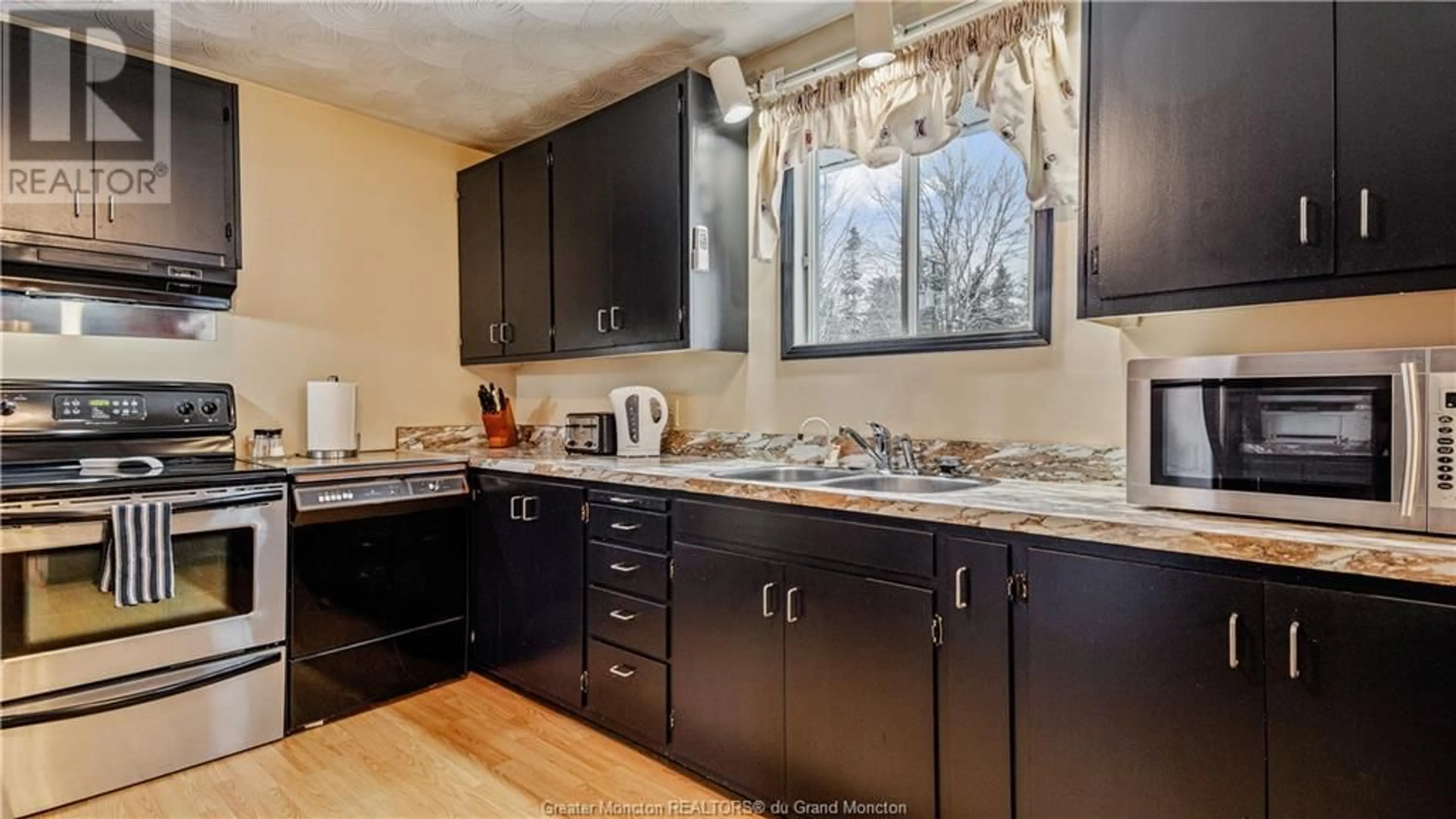 Standard kitchen for 308 Lower Mountain RD, Boundary Creek New Brunswick E1G4C5