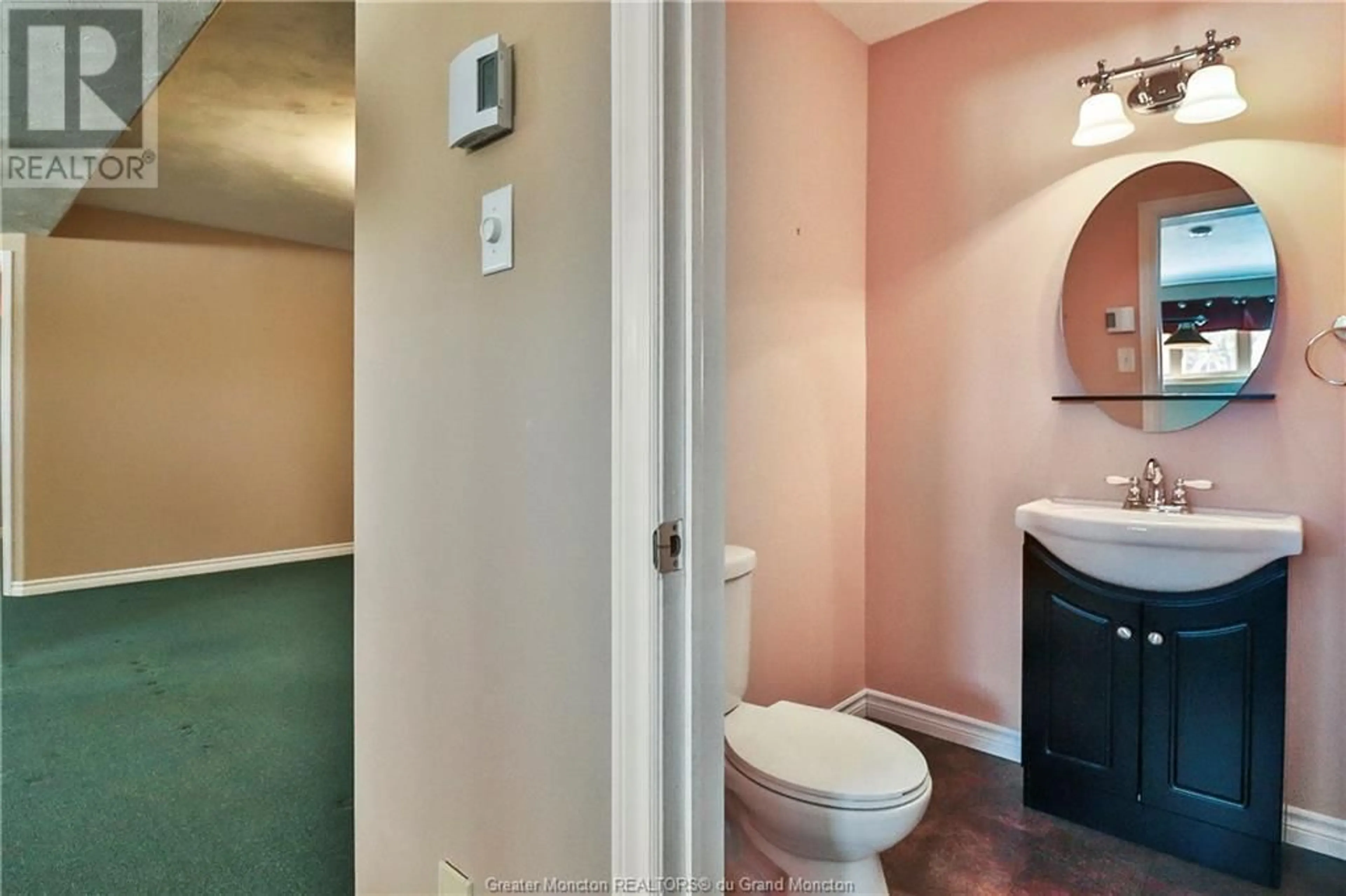 Standard bathroom for 1824 Amirault ST, Dieppe New Brunswick E1A7R7