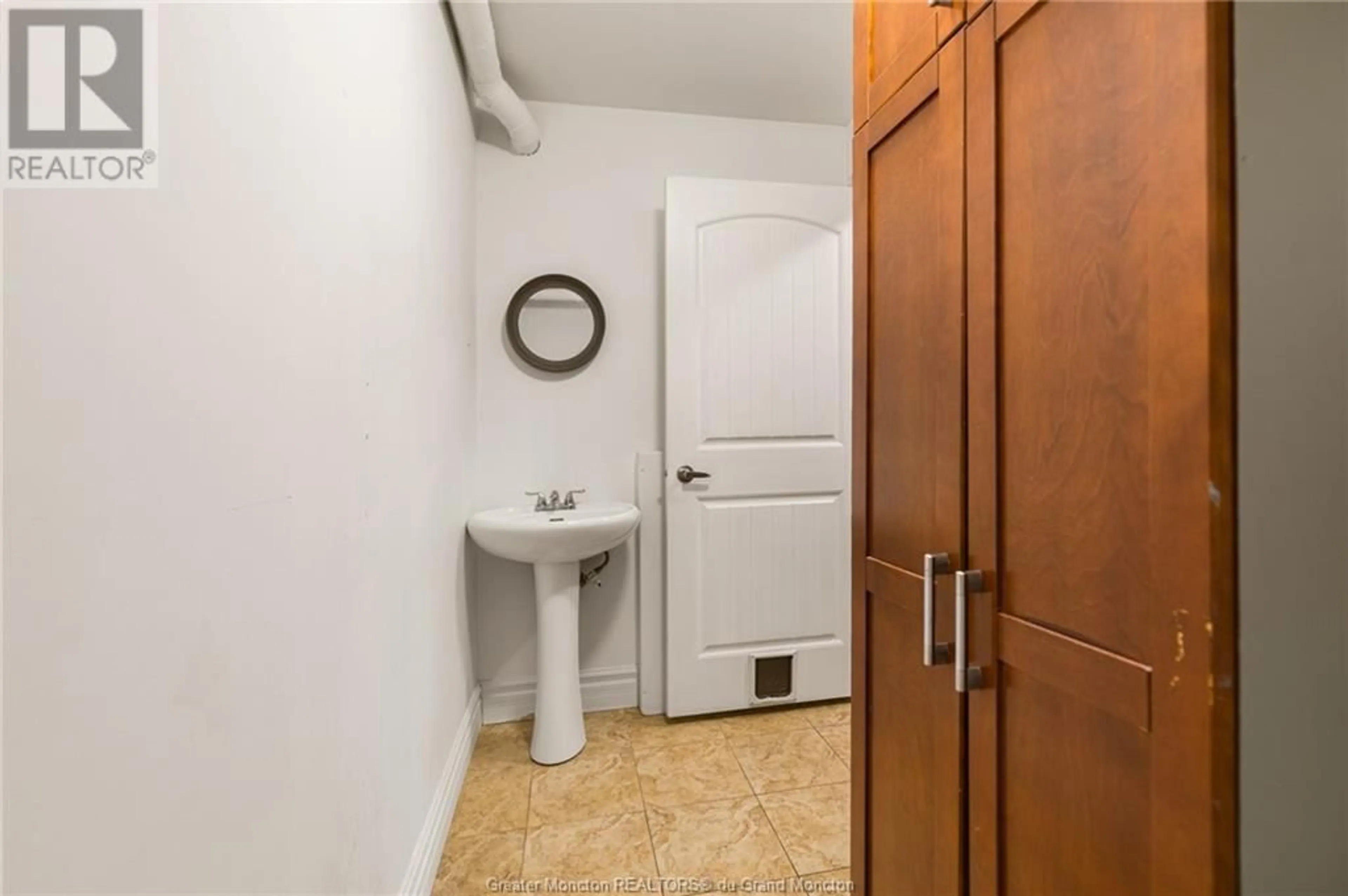 Bathroom for 98 Pleasant Unit#204, Shediac New Brunswick E4P2L5