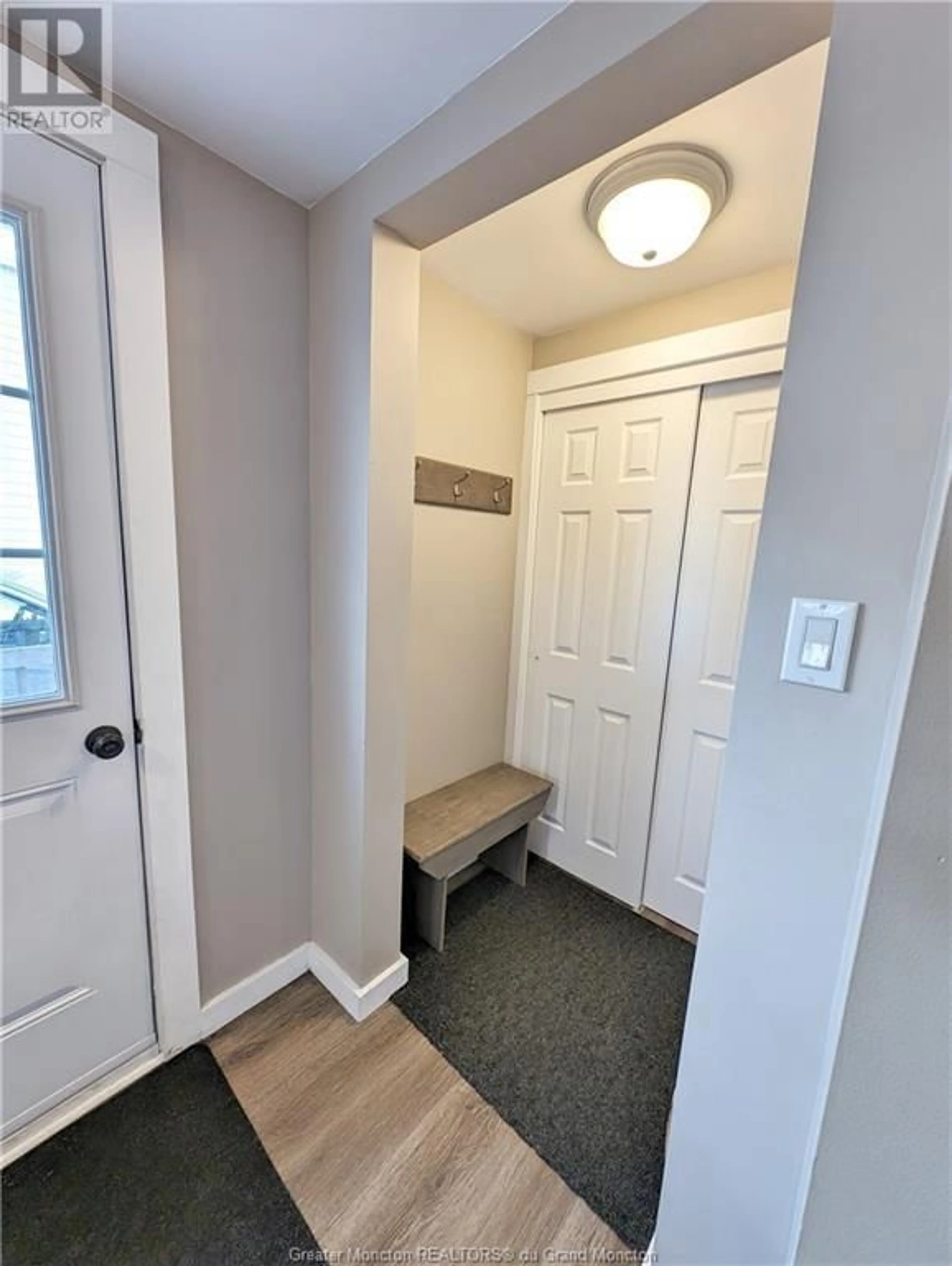 Indoor entryway for 506 College ST, Bathurst New Brunswick E2A2T4