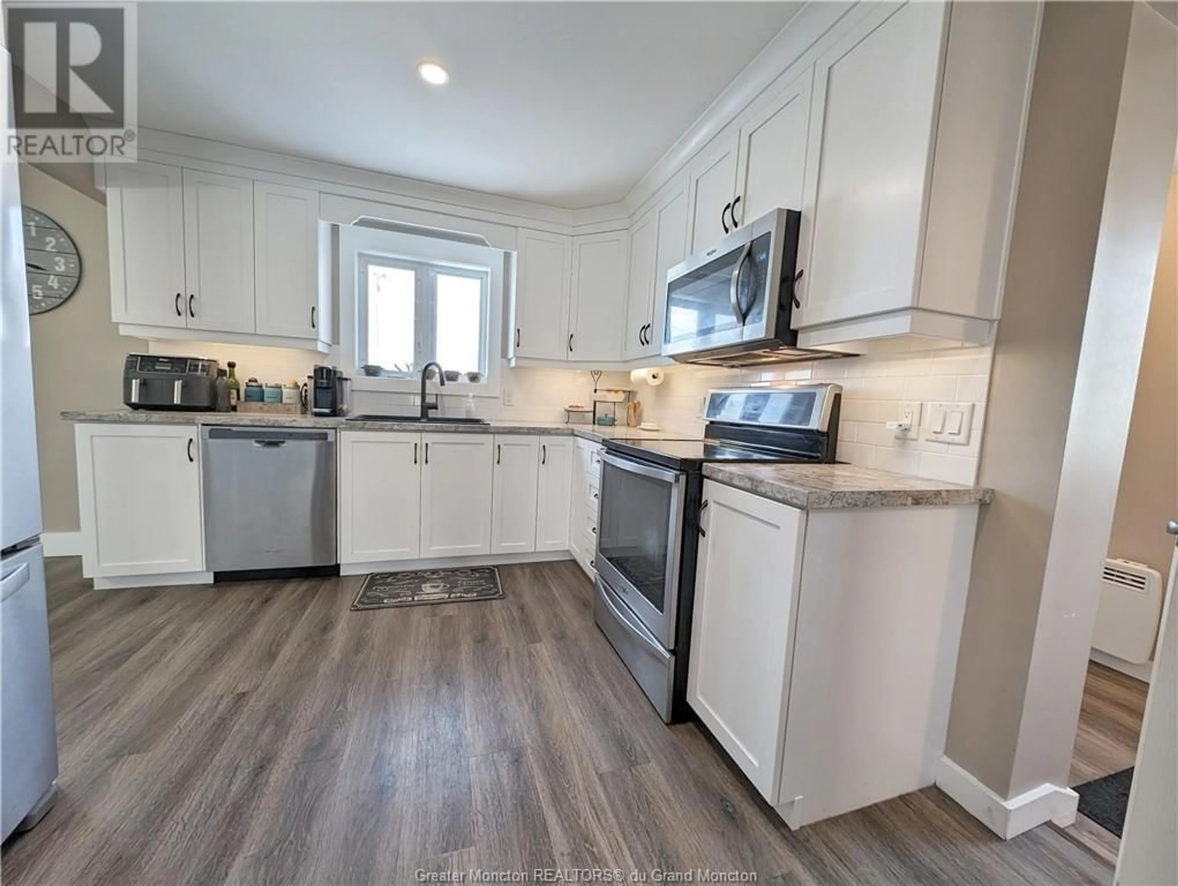 Open concept kitchen for 506 College Street, Bathurst New Brunswick E2A2T4