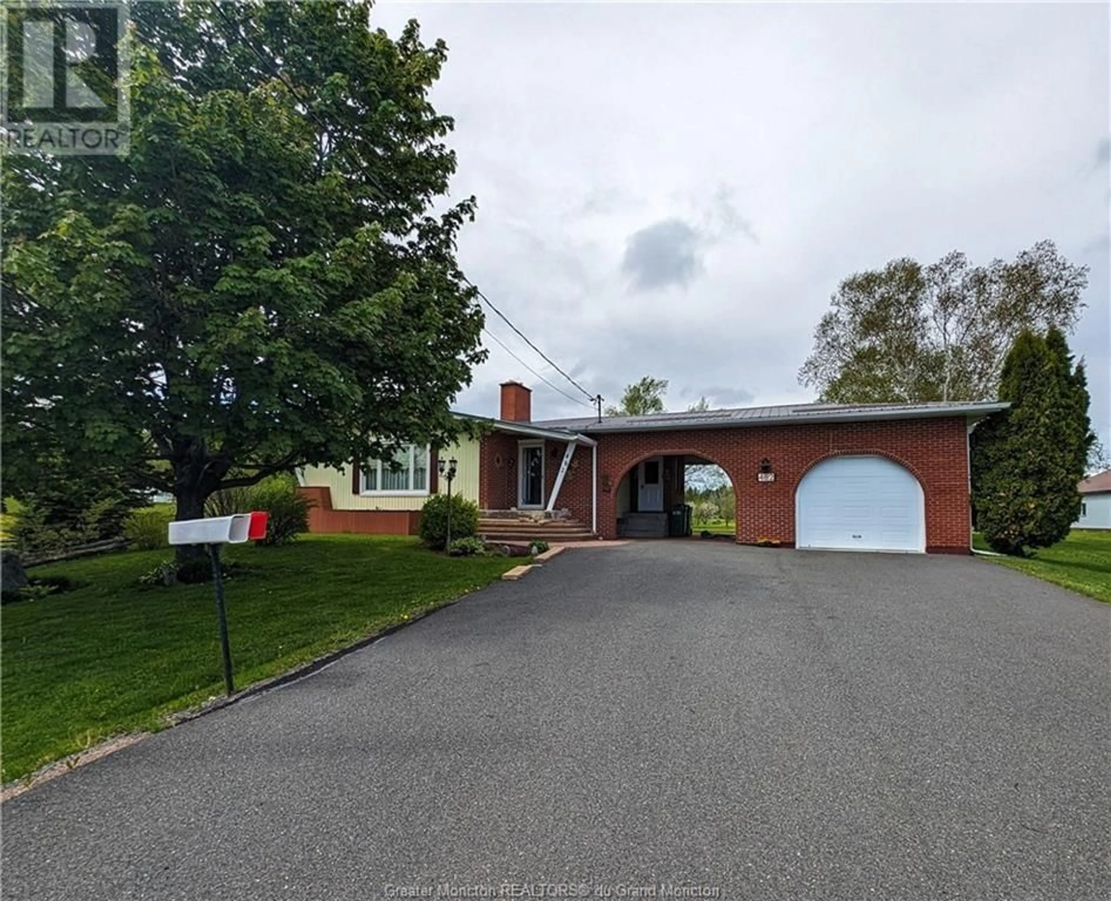 Frontside or backside of a home, the street view for 482 Tilley Road, Tilley Road New Brunswick E8M1R4