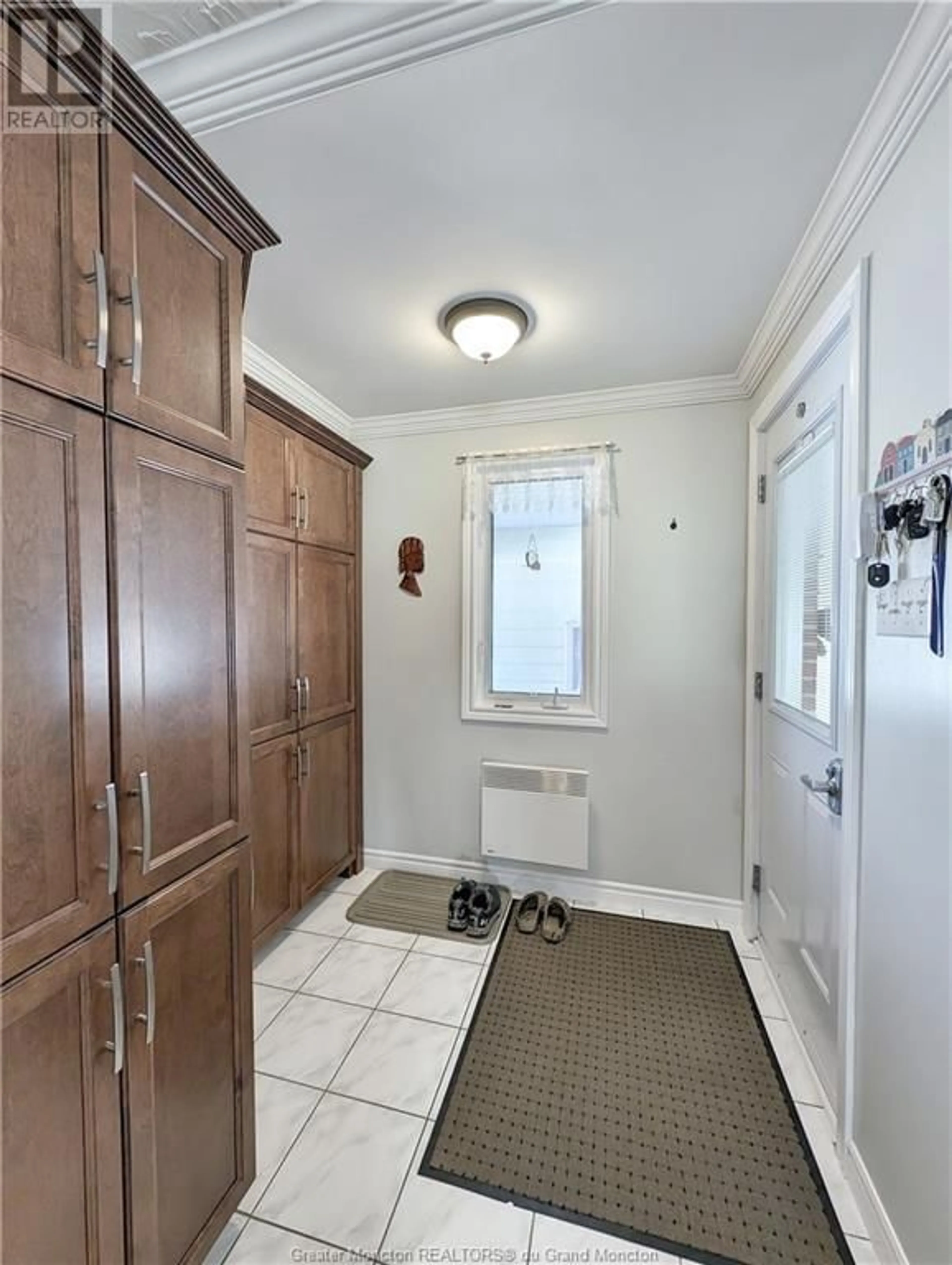 Indoor foyer for 482 Tilley RD, Tilley Road New Brunswick E8M1R4