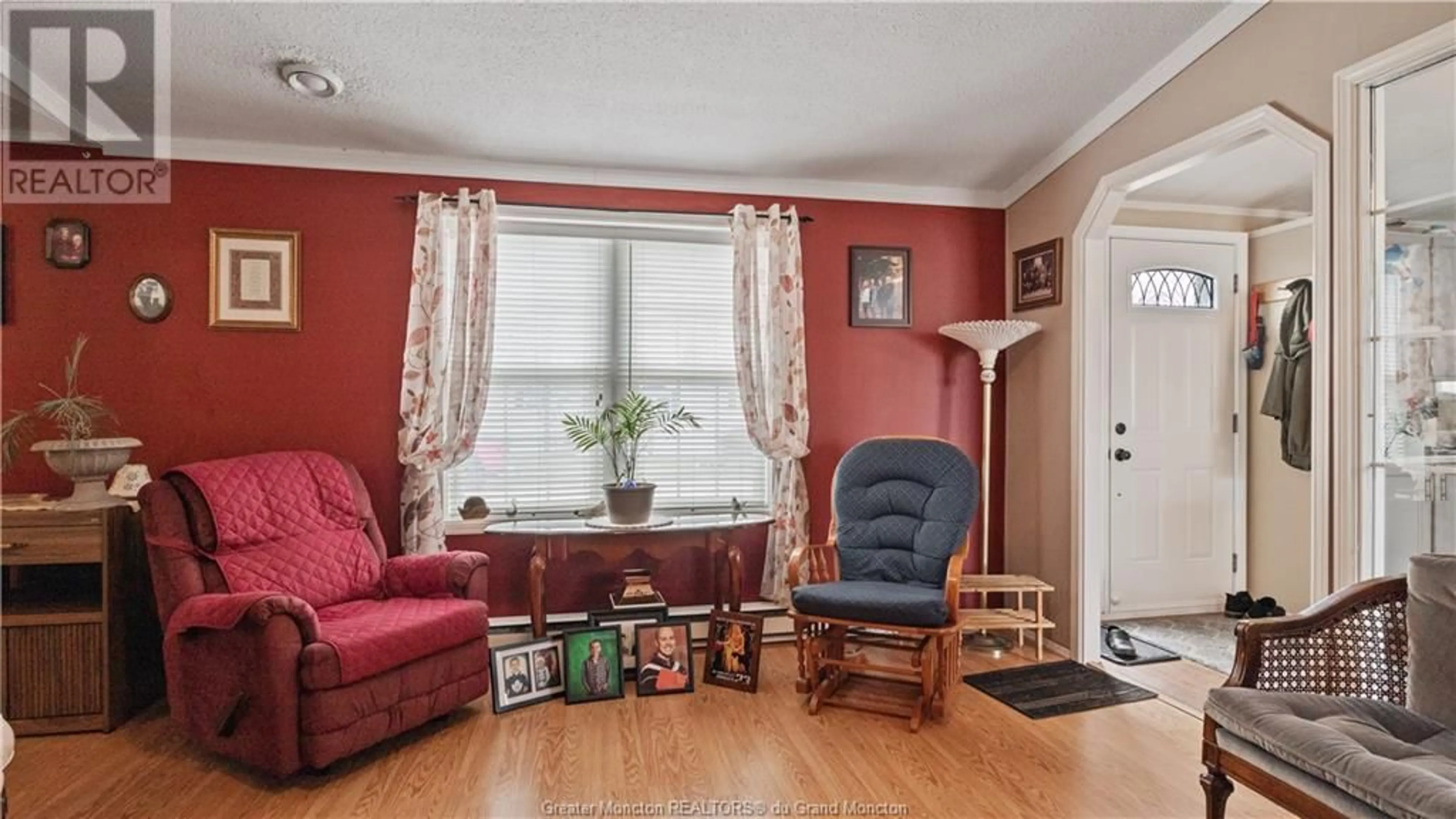 Living room for 1 Grosbeak CRT, Moncton New Brunswick E1H2W4