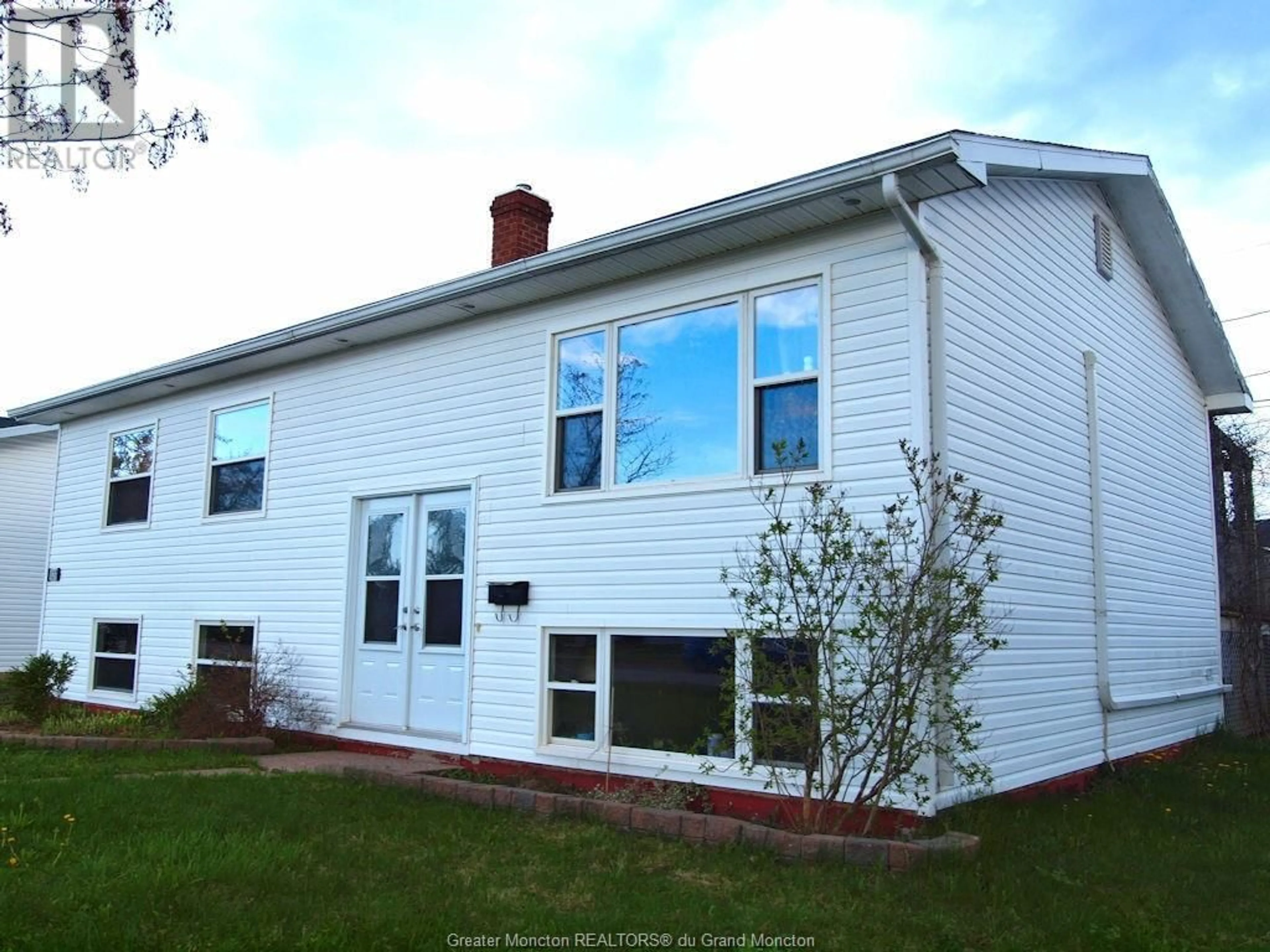 Frontside or backside of a home for 127 Satinwood DR, Moncton New Brunswick E1G1C3