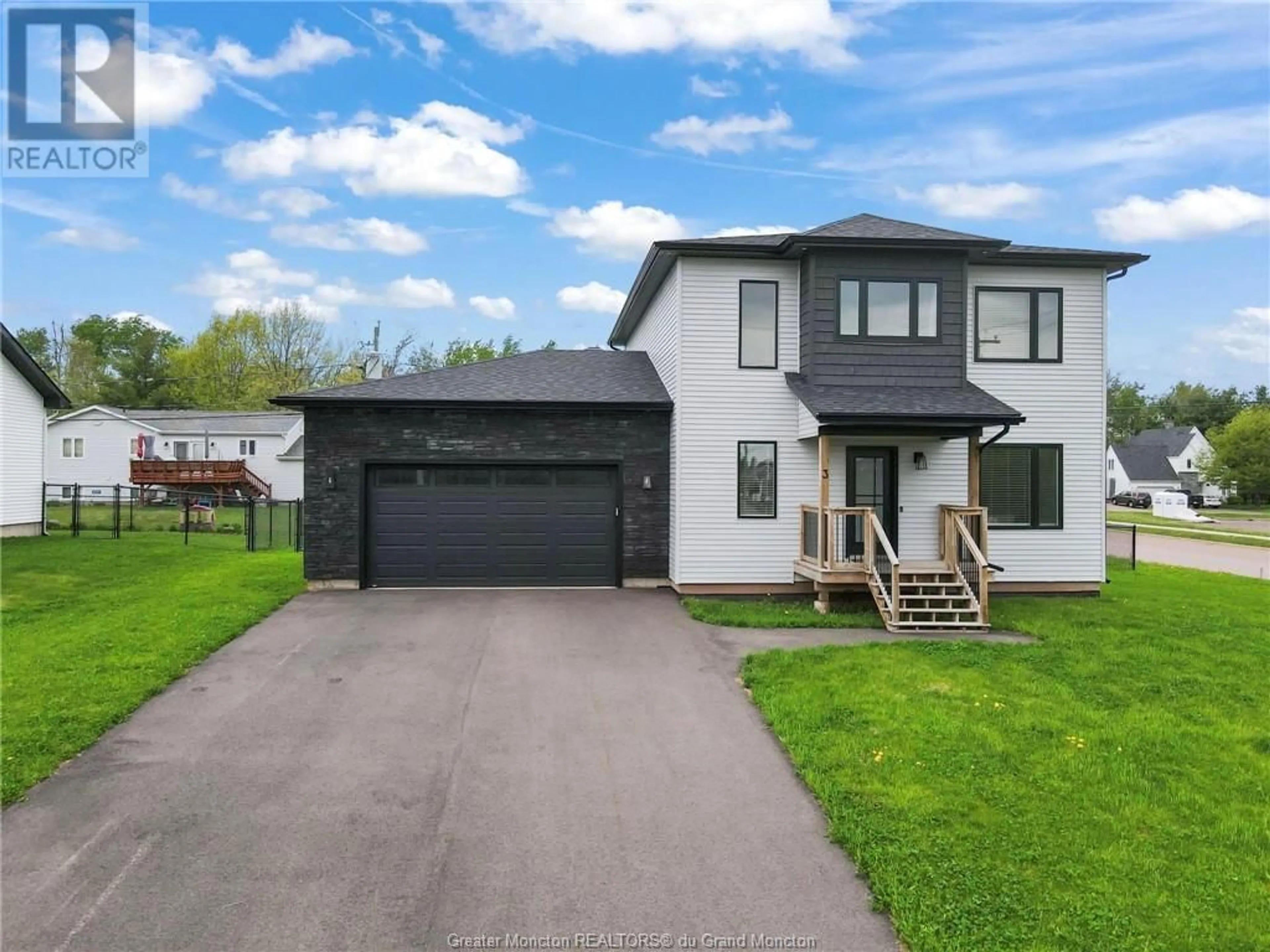 Frontside or backside of a home for 3 Heros CRT, Moncton New Brunswick E1G6A3