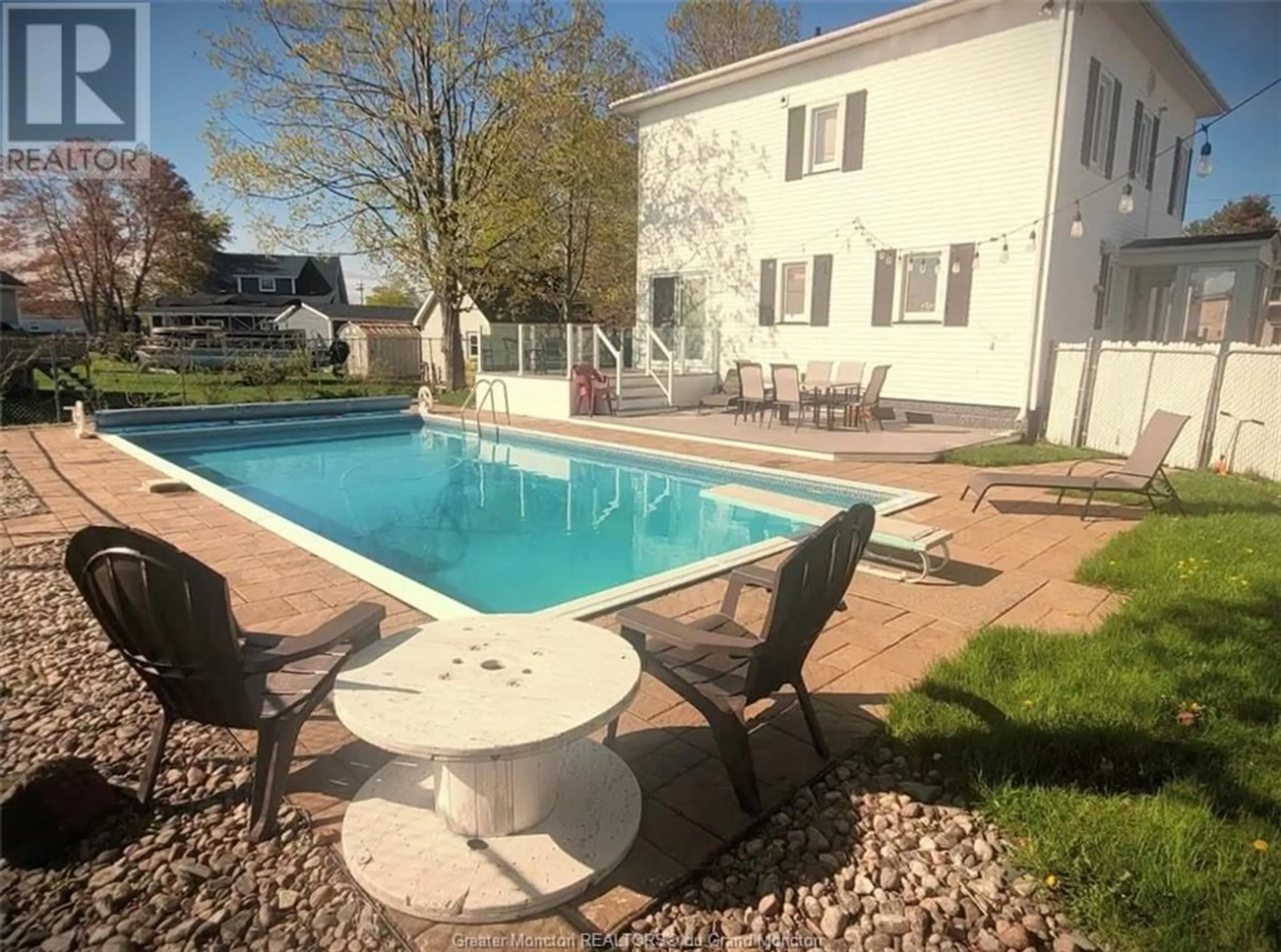 Indoor or outdoor pool for 9433 Main ST, Richibucto New Brunswick E4W4B8