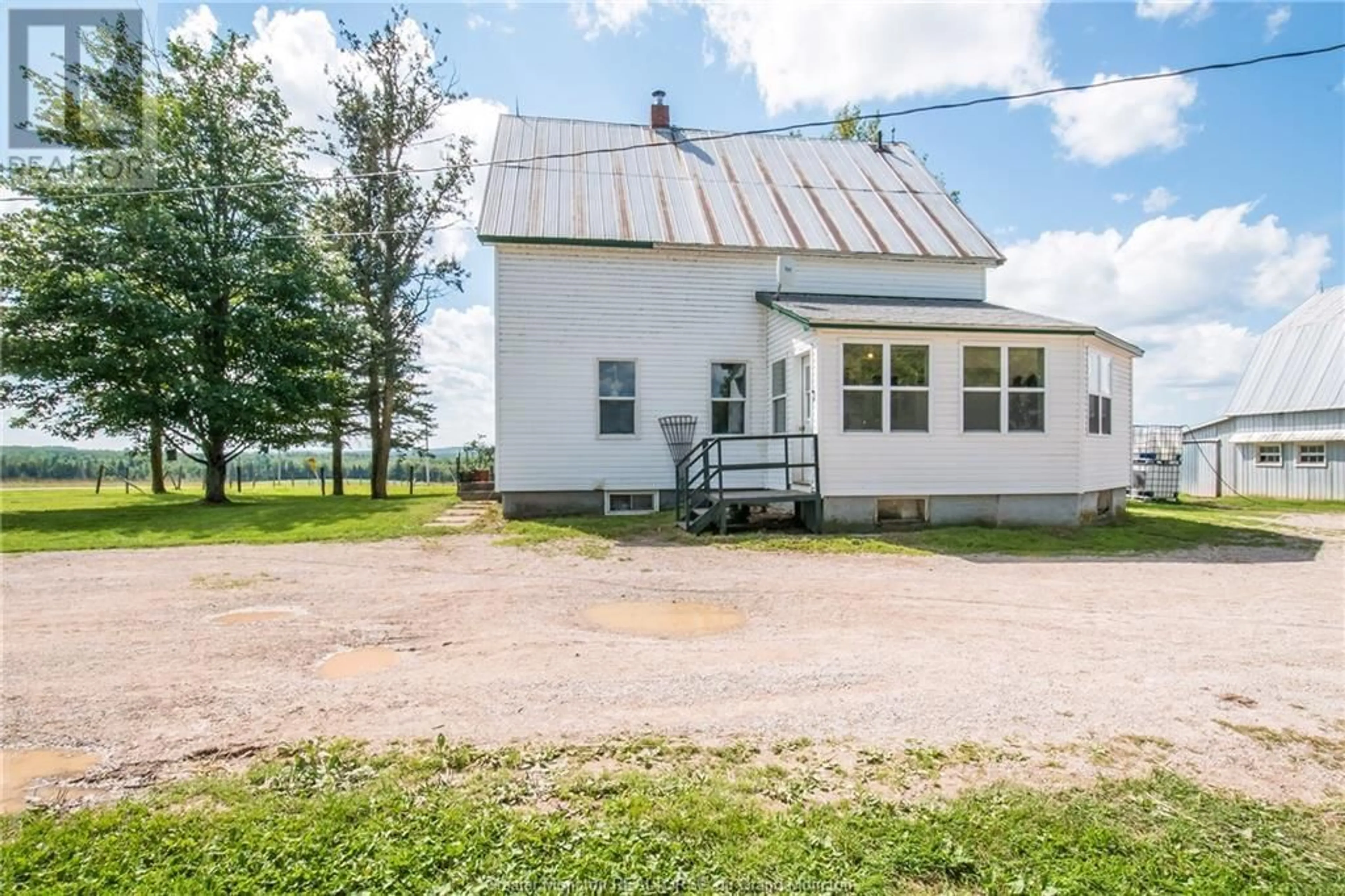 Cottage for 415/417 Hicks Settlement RD, Hicks Settlement New Brunswick E4Z5B6