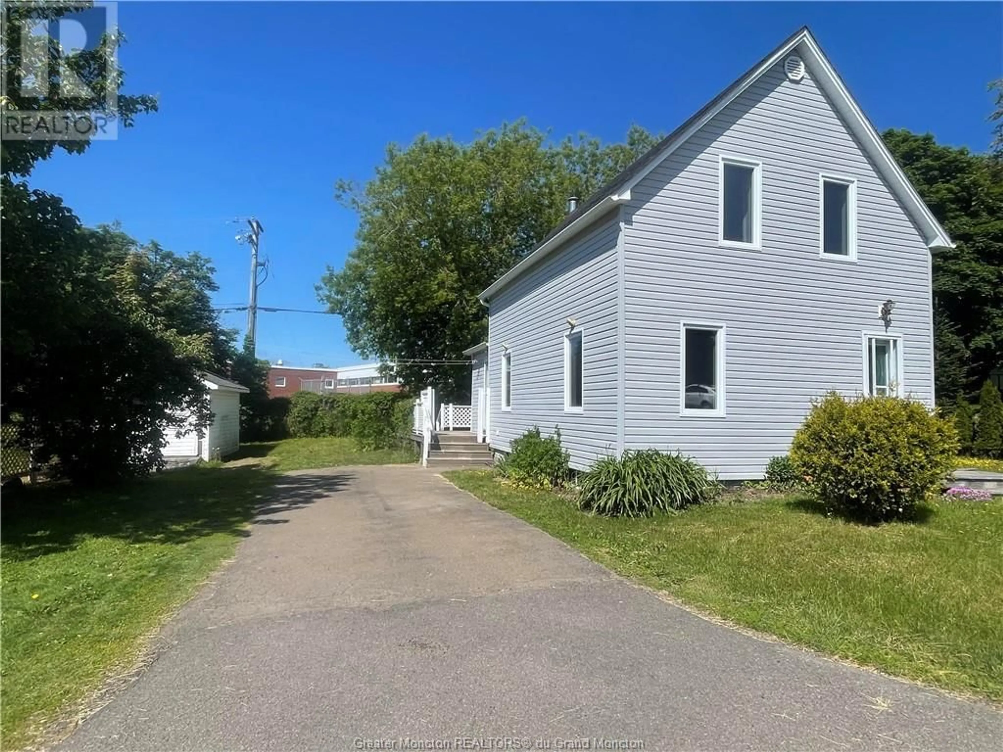 Frontside or backside of a home for 28 de L'Eglise, Bouctouche New Brunswick E4S2Z8