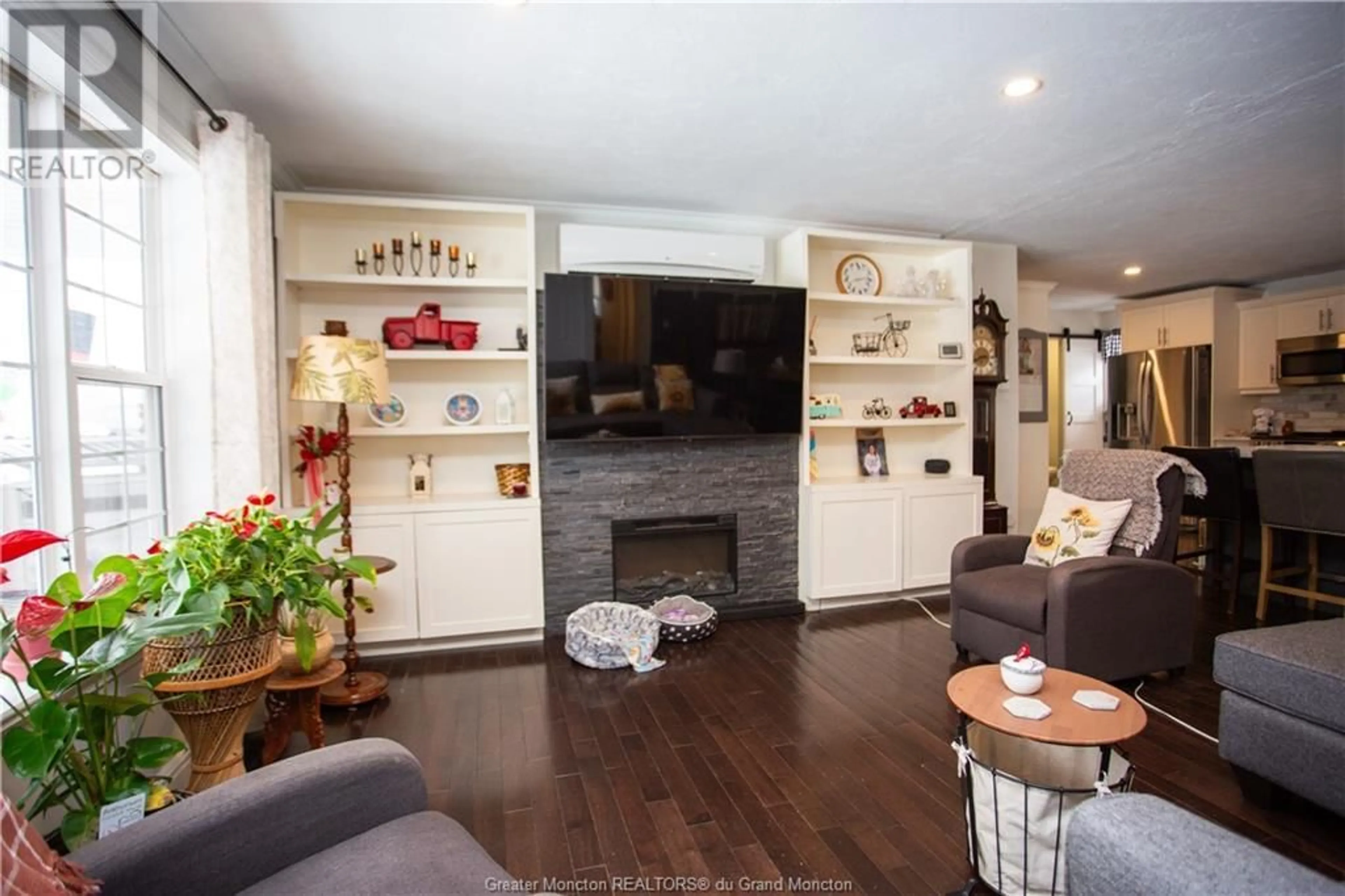 Living room, wood floors for 617 Salisbury Road, Moncton New Brunswick E1E1B9