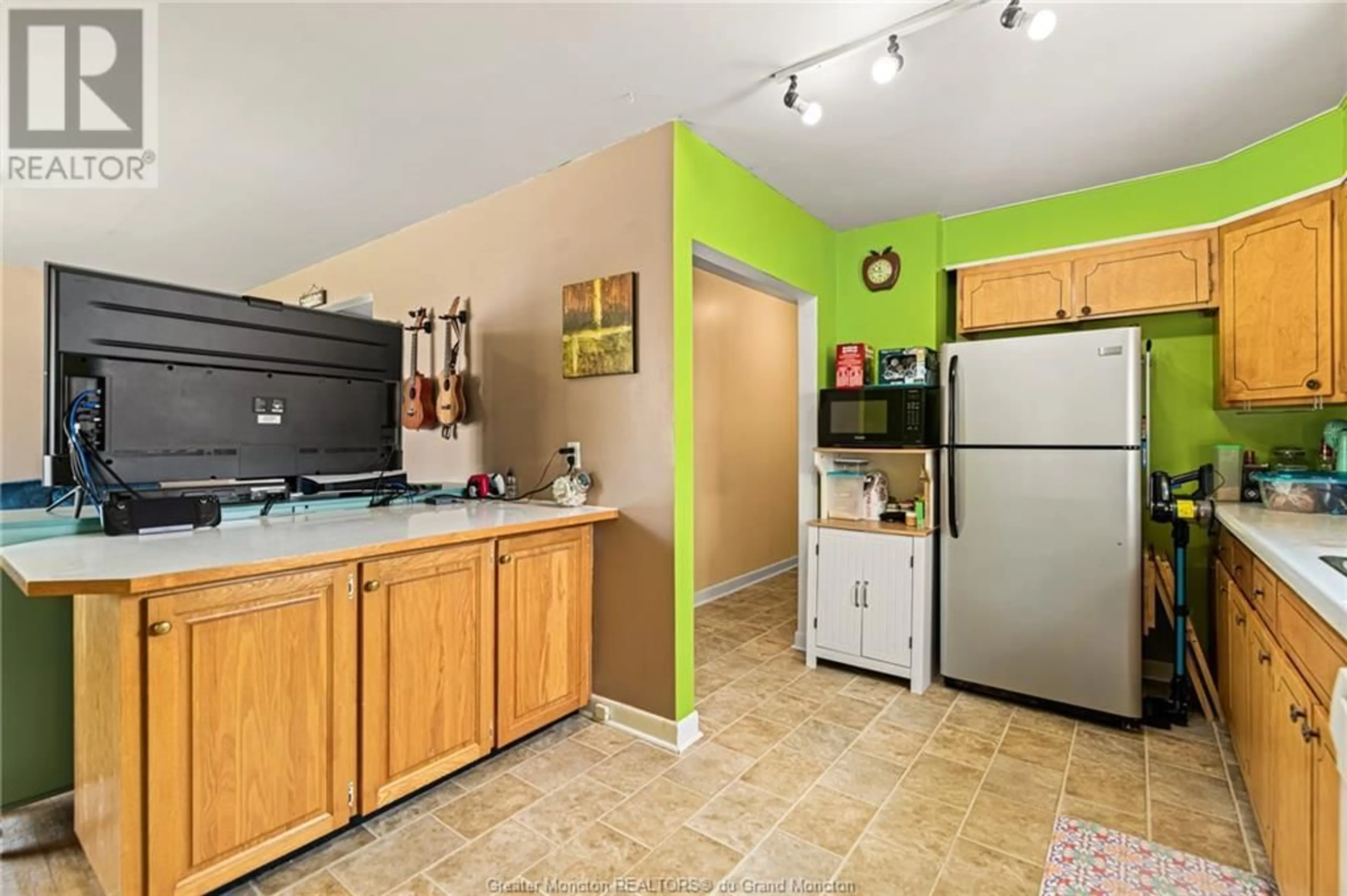 Standard kitchen for 49 Tenth ST, Moncton New Brunswick E1E3E3