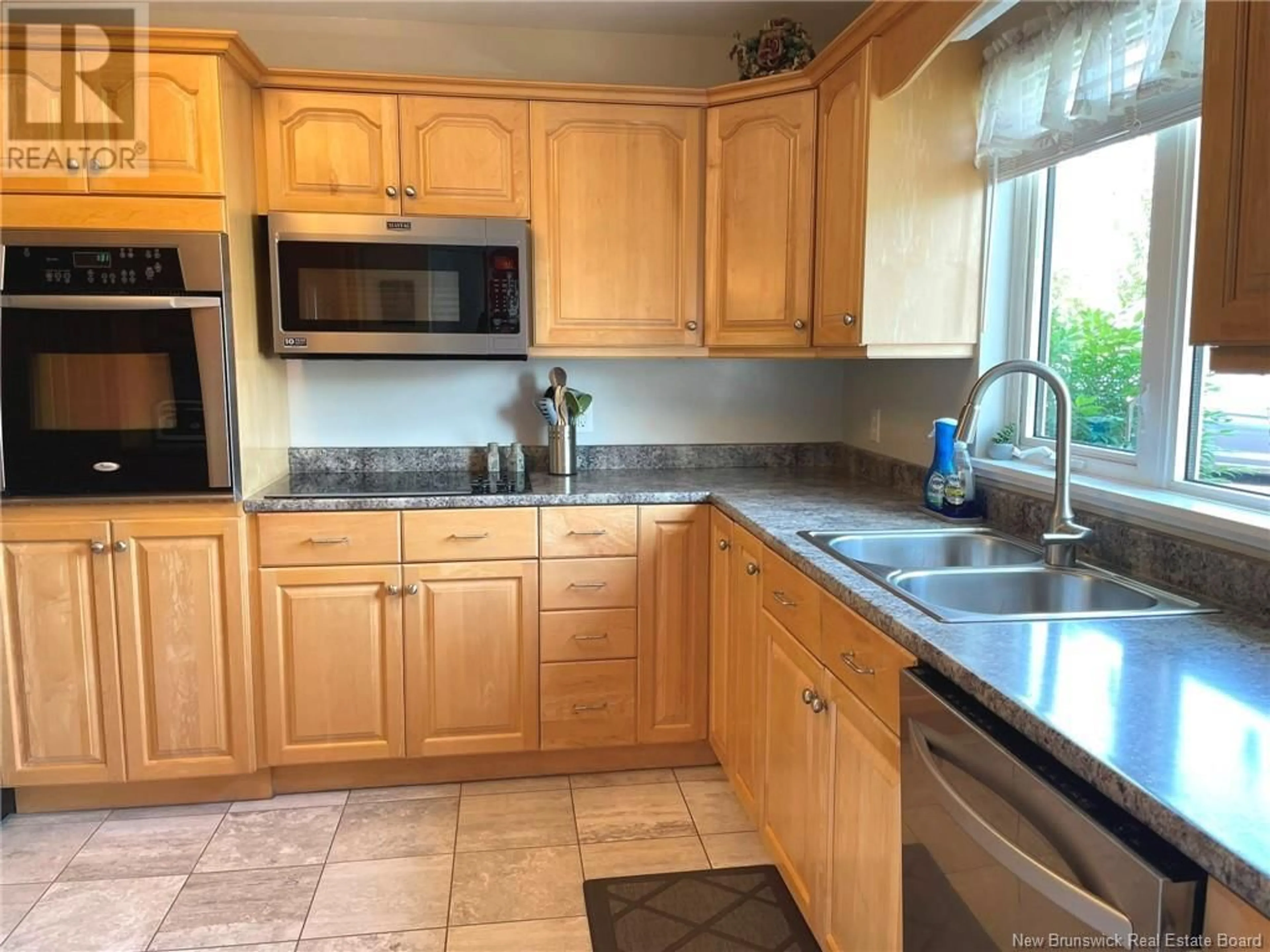Standard kitchen, ceramic/tile floor for 117 - 208 VIRGINIA STREET, Dieppe New Brunswick E1A6R7