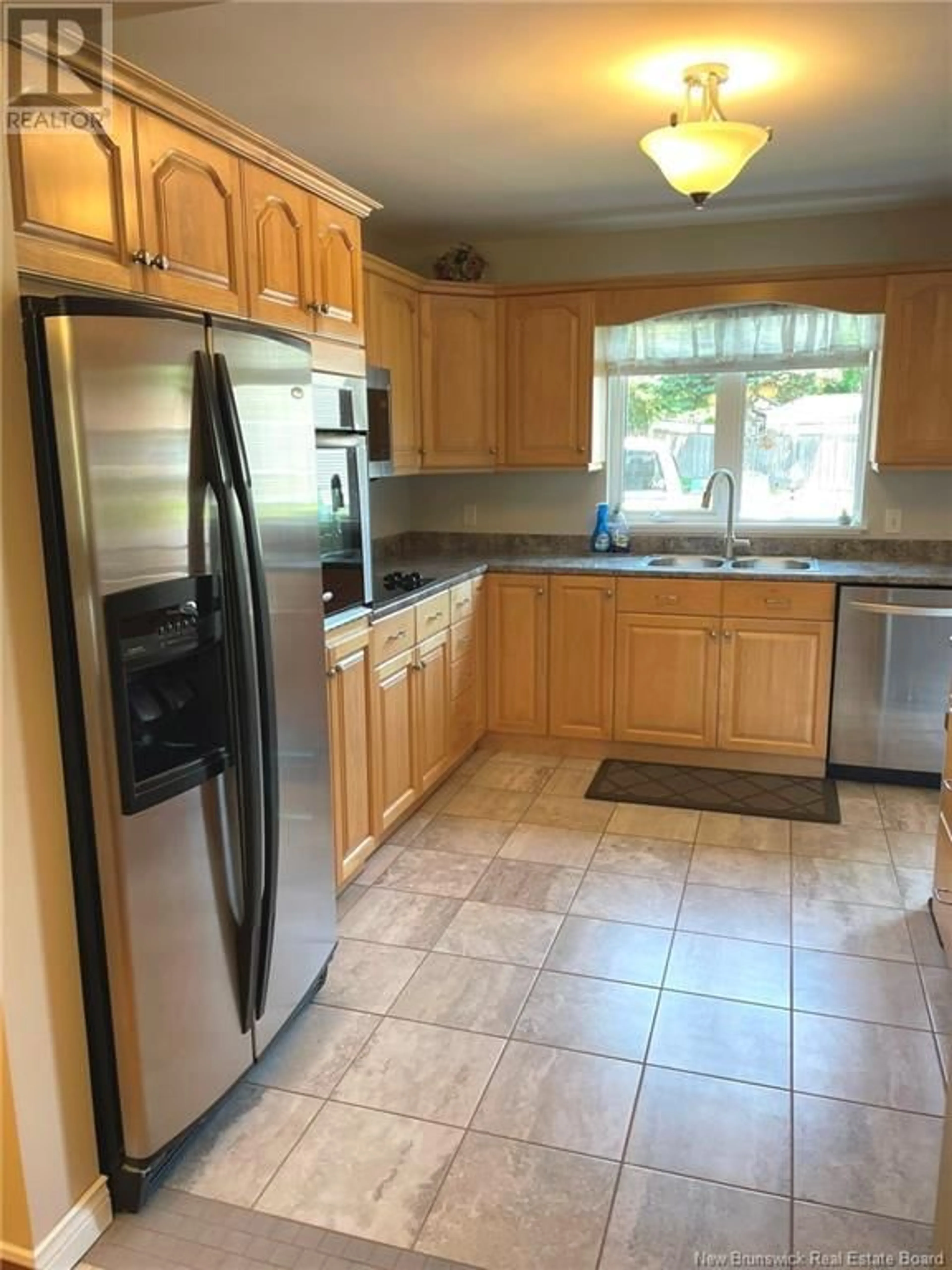 Standard kitchen, ceramic/tile floor for 117 - 208 VIRGINIA STREET, Dieppe New Brunswick E1A6R7