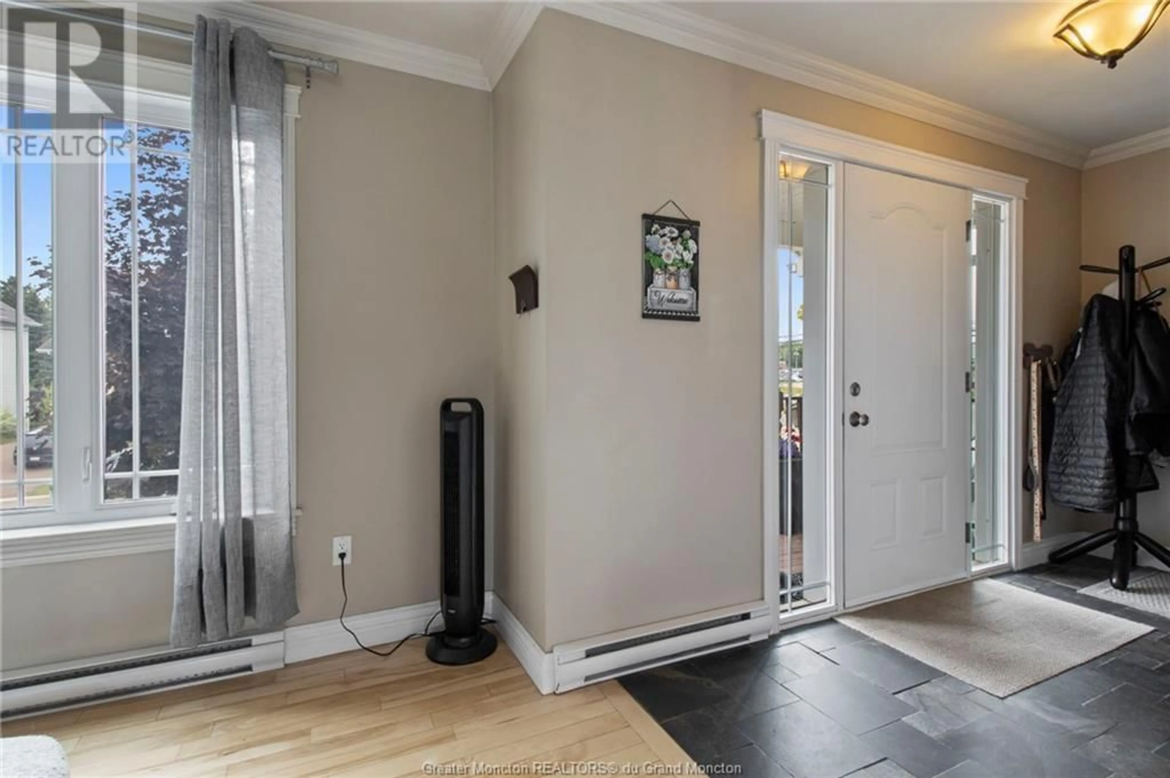 Indoor entryway for 18 Blanchard ST, Dieppe New Brunswick E1A0R7