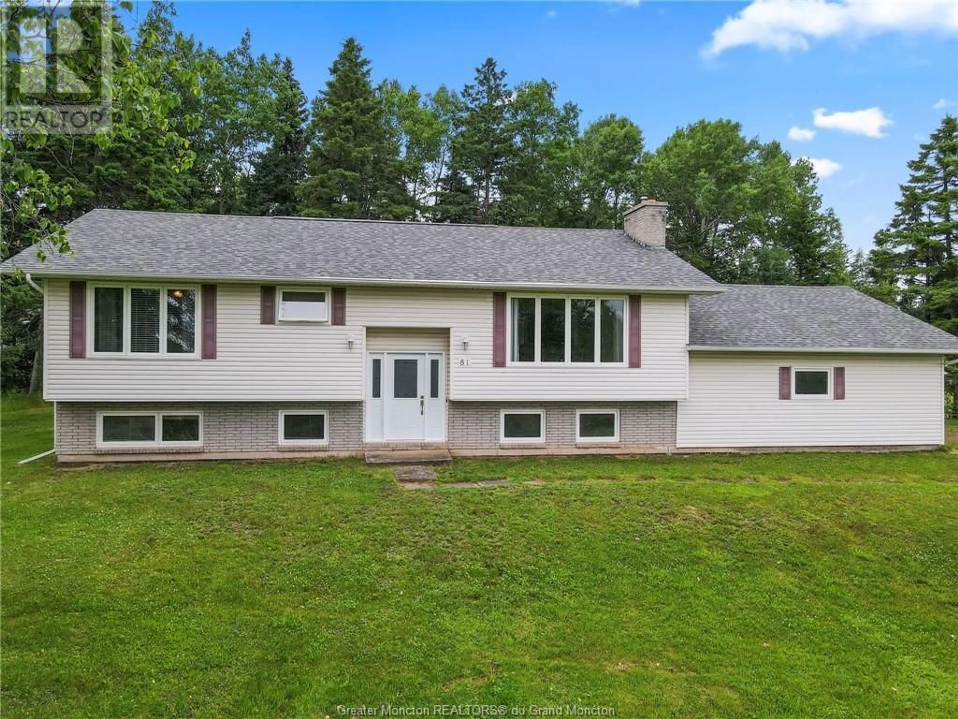 Frontside or backside of a home for 81 Queensway DR, Moncton New Brunswick E1G2L1