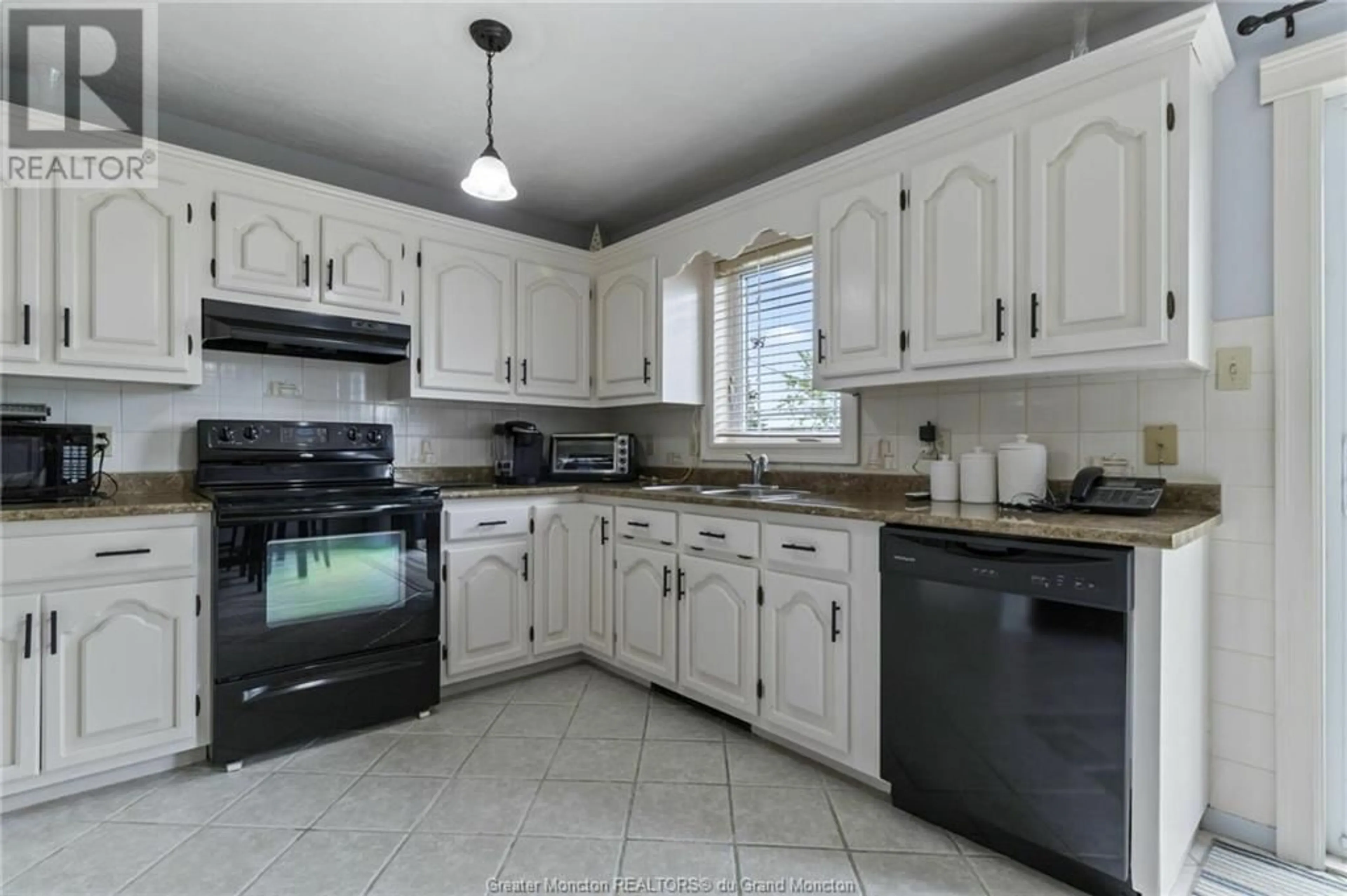 Kitchen for 2109 Amirault ST, Dieppe New Brunswick E1A7K3