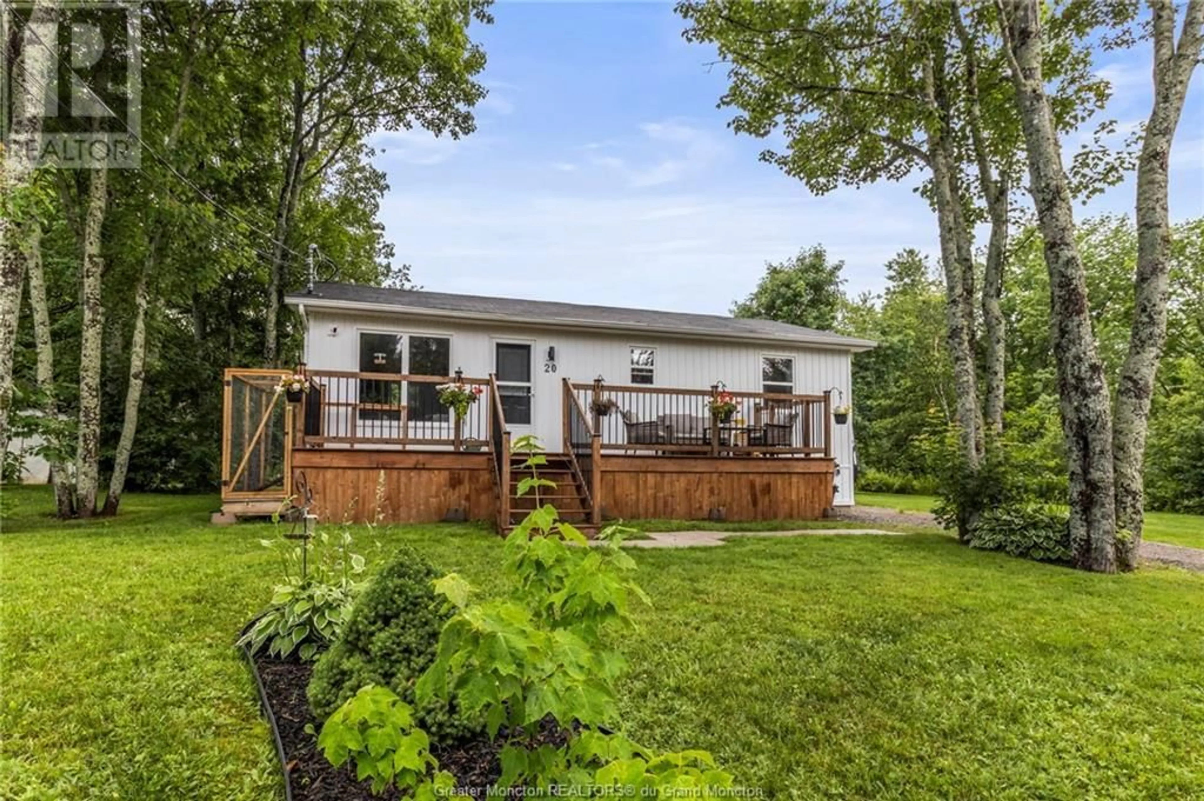 Cottage for 20 Willow LANE, Pointe Du Chene New Brunswick E4P5K6