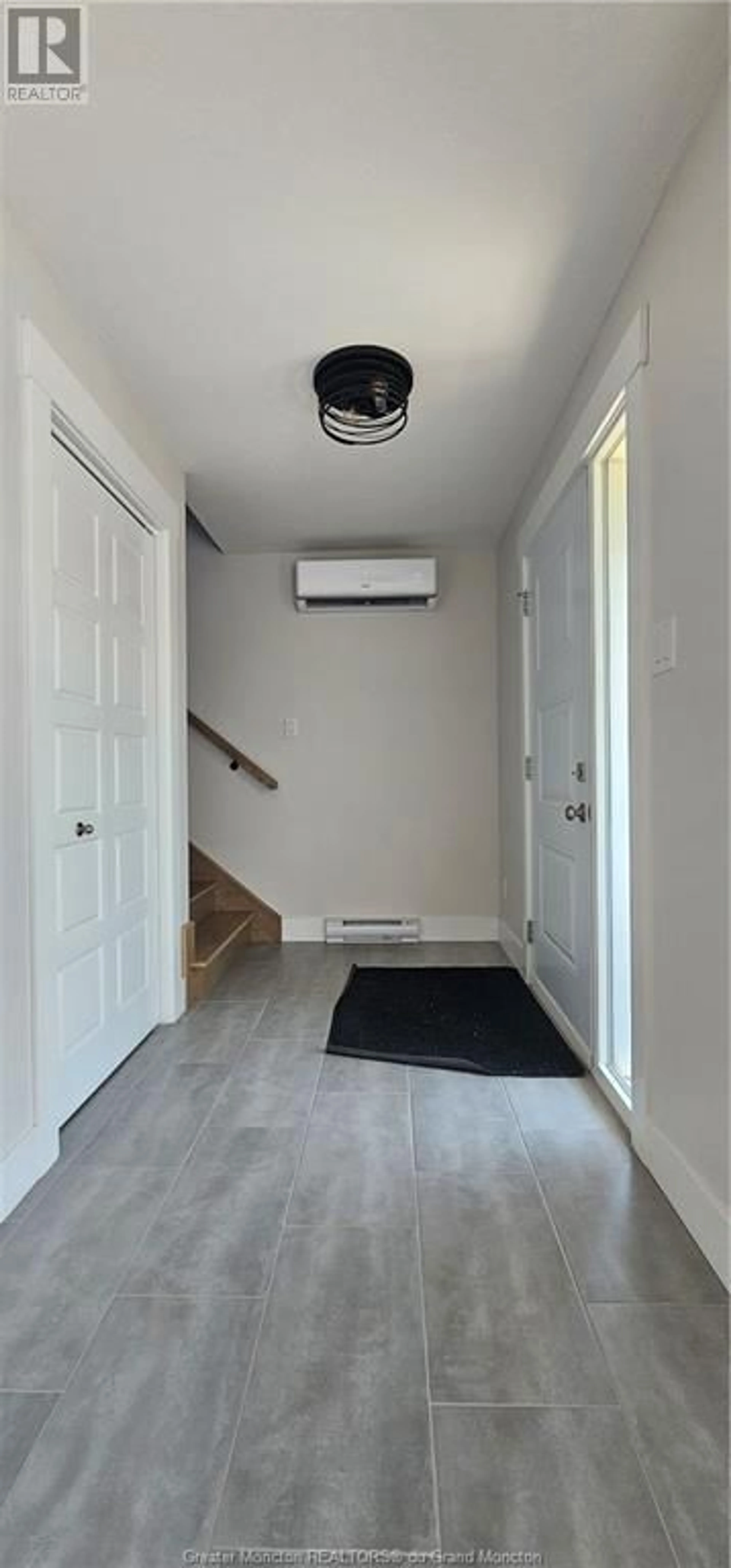 Indoor foyer for 206 Melanie, Dieppe New Brunswick E1A8N5