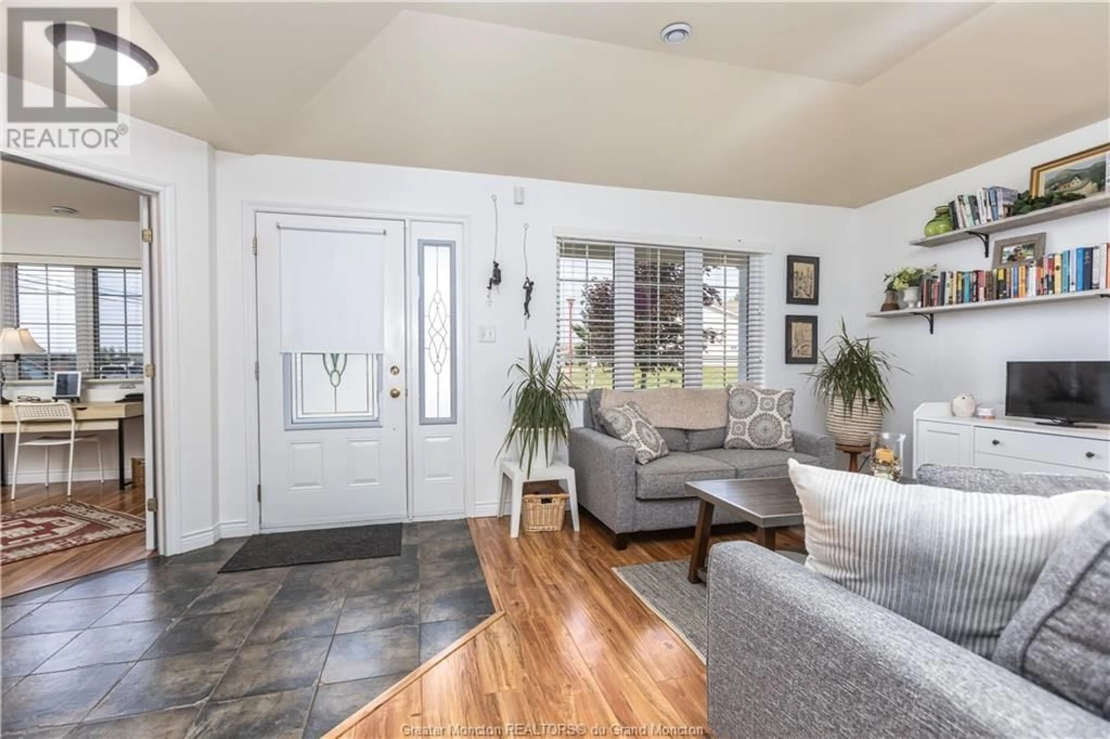 Indoor entryway, wood floors for 9 Village Lane, Moncton New Brunswick E1A7Y8