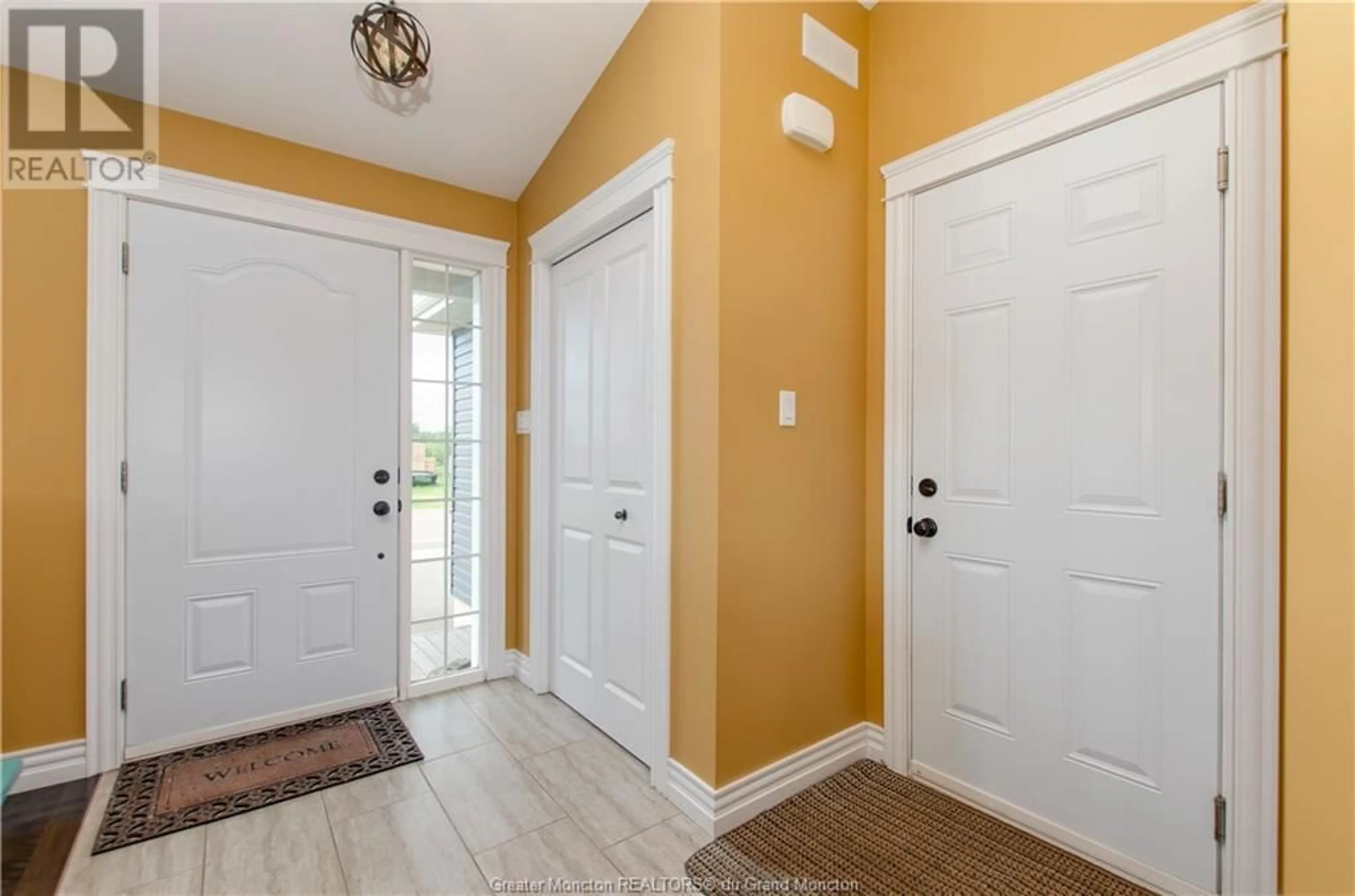 Indoor entryway for 306 Glengrove, Moncton New Brunswick E1A9S6