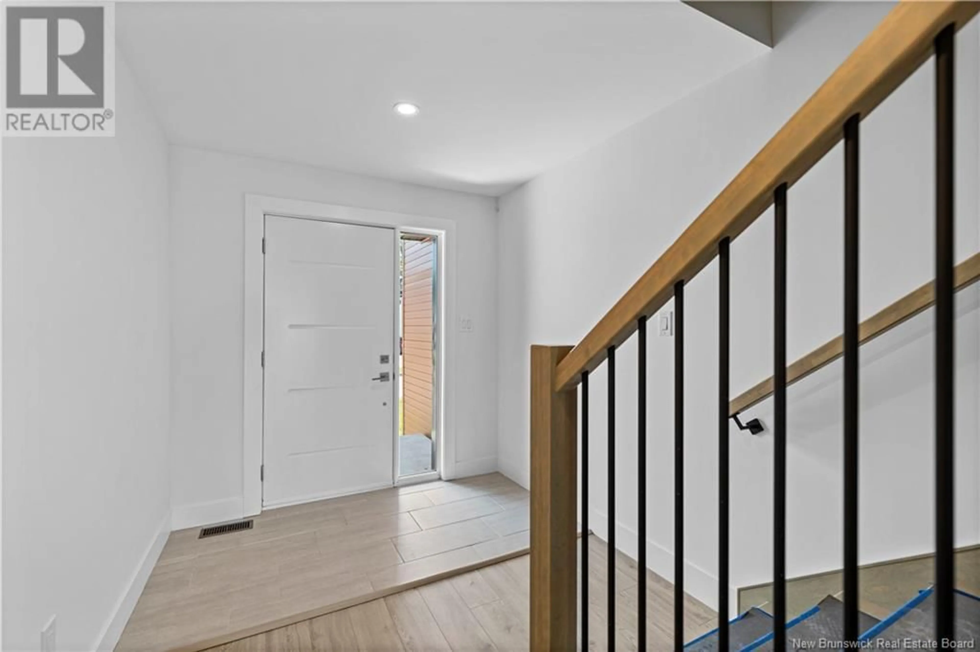 Indoor entryway for 204 DICKEY BOULEVARD, Riverview New Brunswick E1B0V2